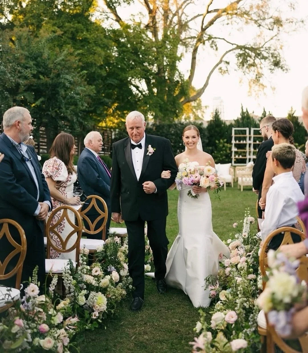 Summer in the garden 
⠀⠀⠀⠀⠀⠀⠀⠀⠀
Planning - @kaseyschafferevents ​​
Photography - @jennblackburnphoto ​​​​​​​​​​​​​​
Floral Design - @colebuys.design ​​​​​​​​​​​​​​​​
Catering - @chefs_market ​​​​​​​​​​​​​​​​
Lighting &amp; Draping - @southernskytn ​​