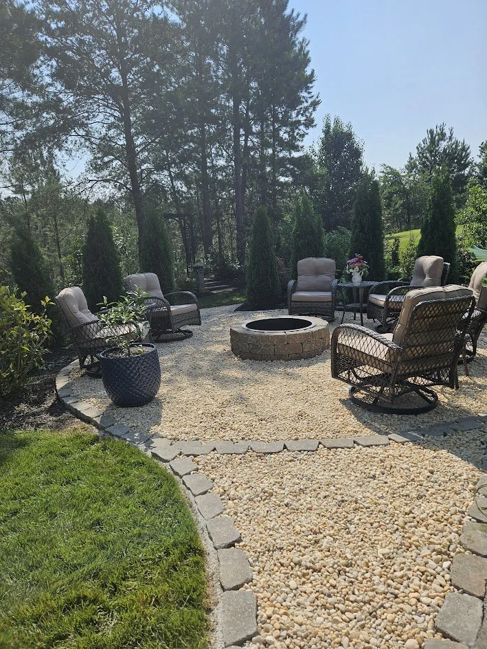 Gravel and edging pavers installed
