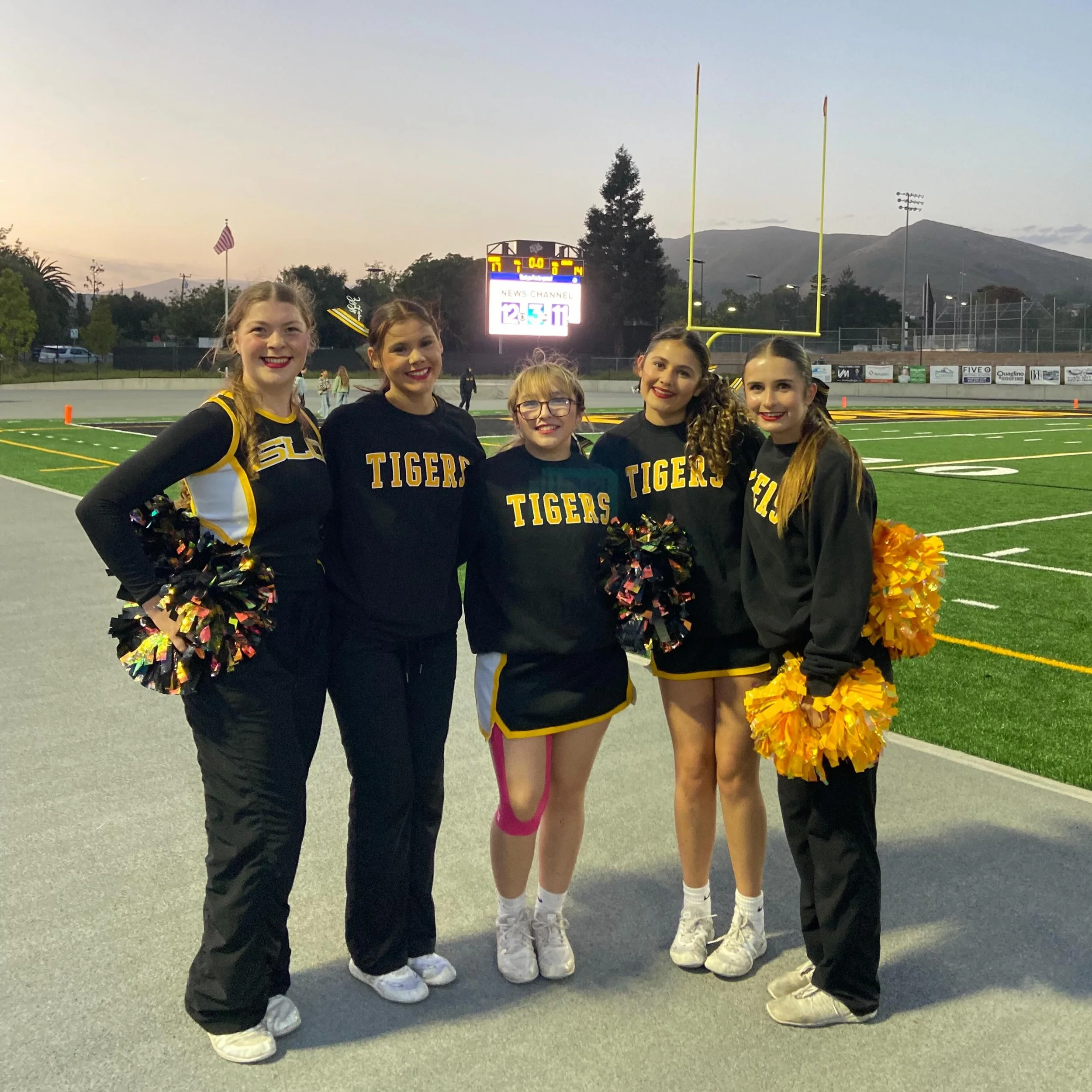 🐯🖤One Last Night Under the Lights!
Tiger Cheer was honored to cheer the FCA All Star Football Game at our home stadium - &amp; we wouldn&rsquo;t have had it any other way than with our seniors by our side.
Five incredible young women cheered under 