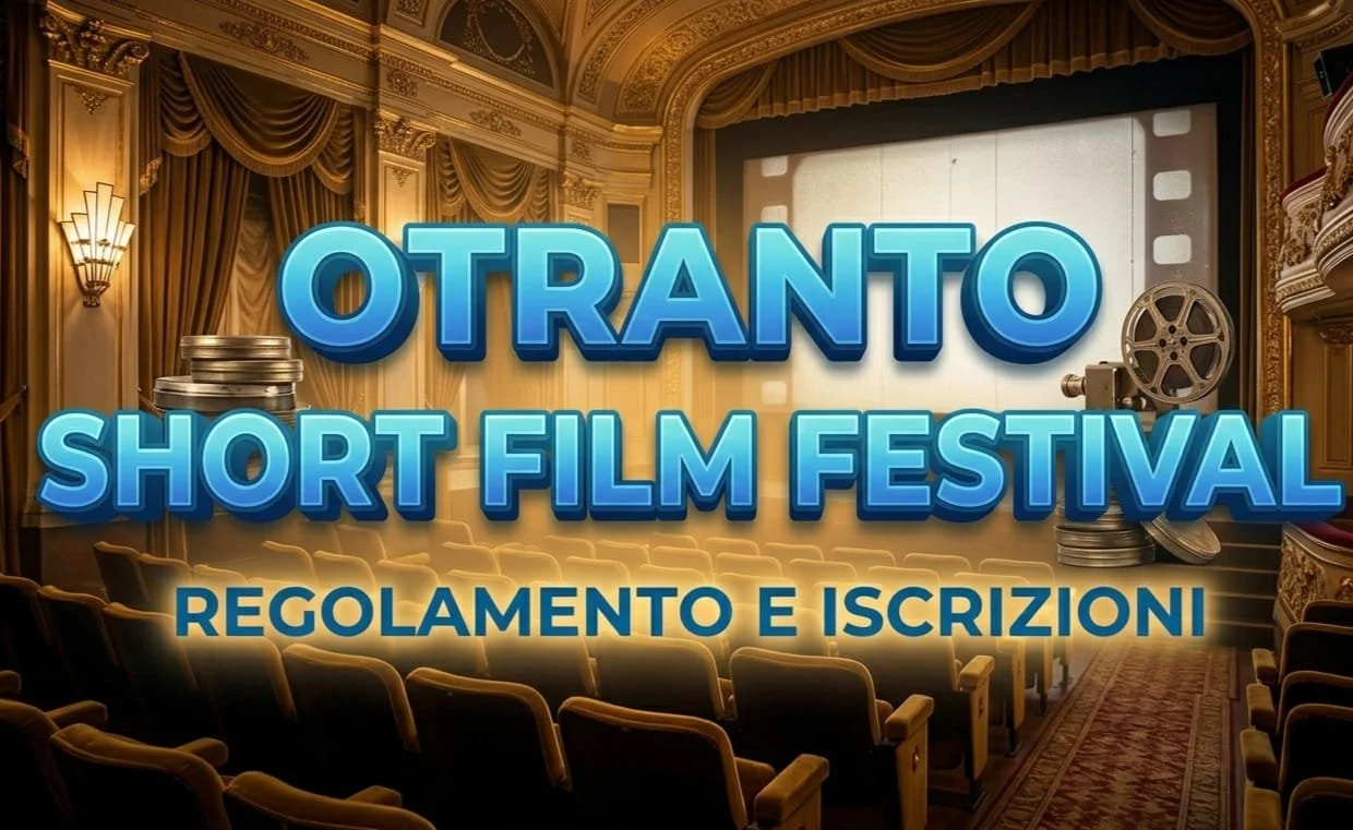 Locandina del Otranto Short Film Festival con un teatro in stile classico, include una proiezione, poltrone e una bobina cinematografica.
