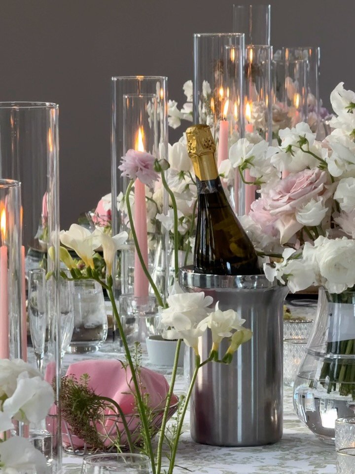 A green + pink dreamy day celebrating L + G 🎀💚 

Planning @truelovecoordinatinganddesign 
Content @btscollectiveco_ 
Photography @renatazimmerphotography 
Venue @jcreekvineyard 
Floral @solstice_floral_studio 
Rentals @polkadotskc @lelucilighting 
