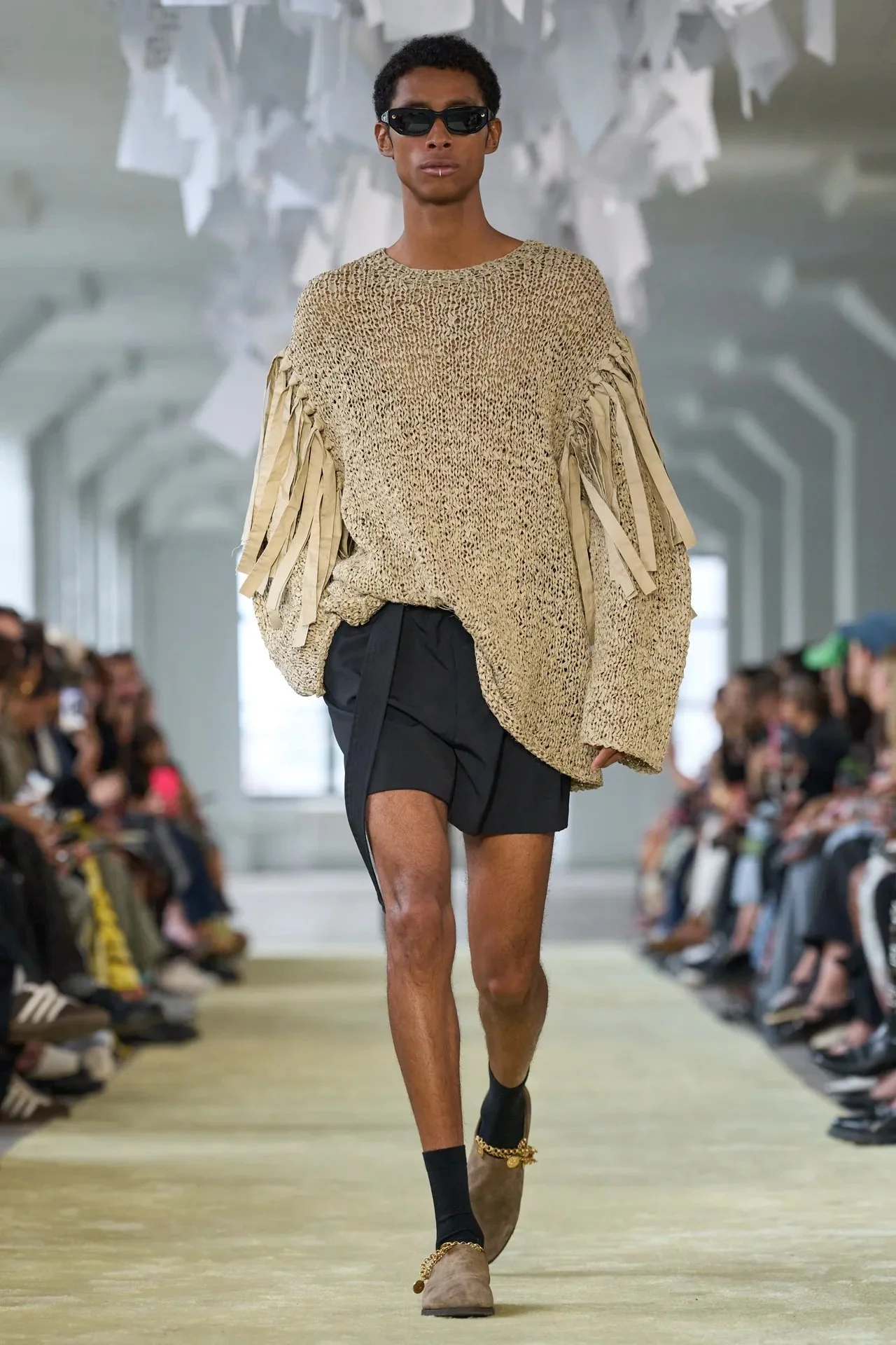 00034-nanushka-spring-2025-ready-to-wear-credit-gorunway.jpg