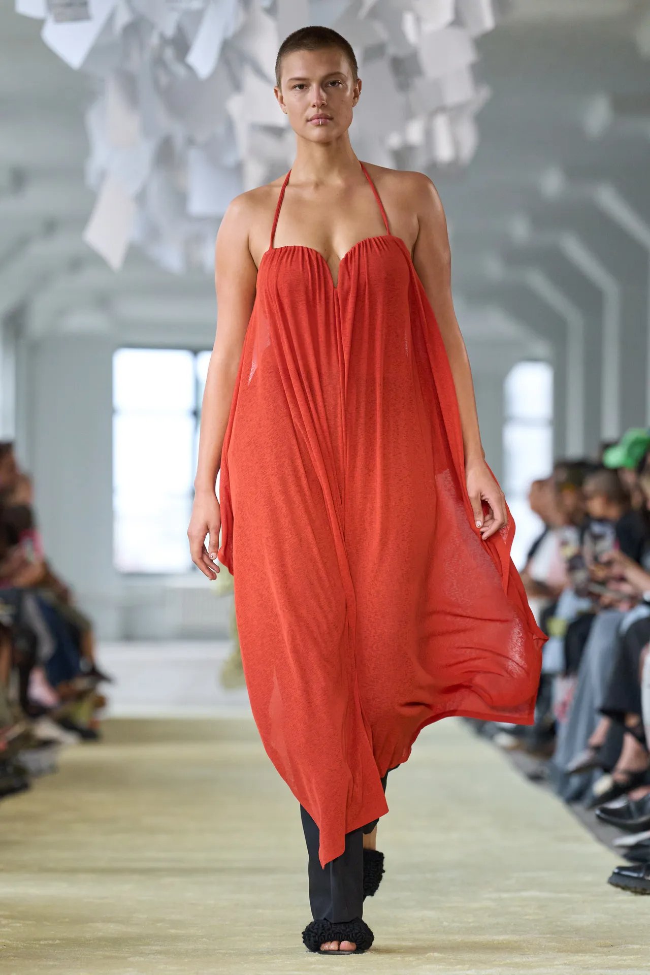 00025-nanushka-spring-2025-ready-to-wear-credit-gorunway.jpg