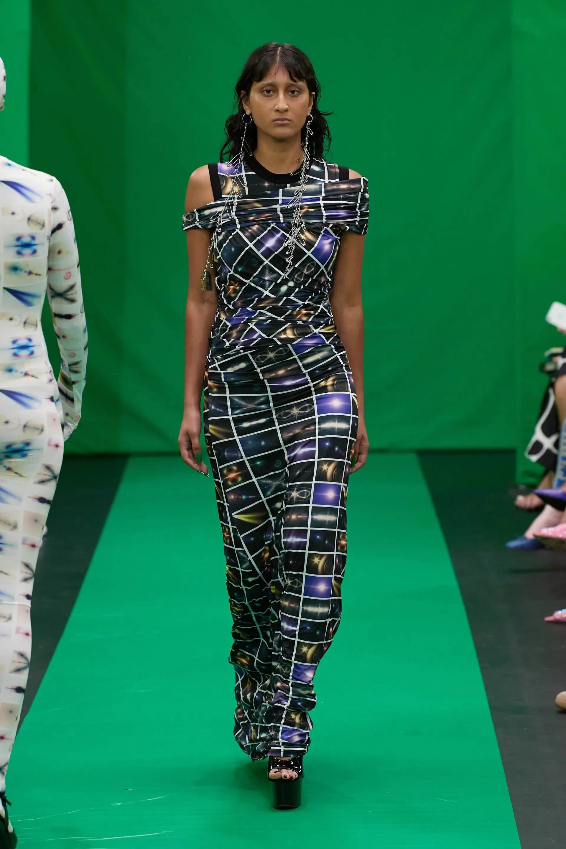 00020-maisie-wilen-spring-2023-ready-to-wear-credit-gorunway.jpeg