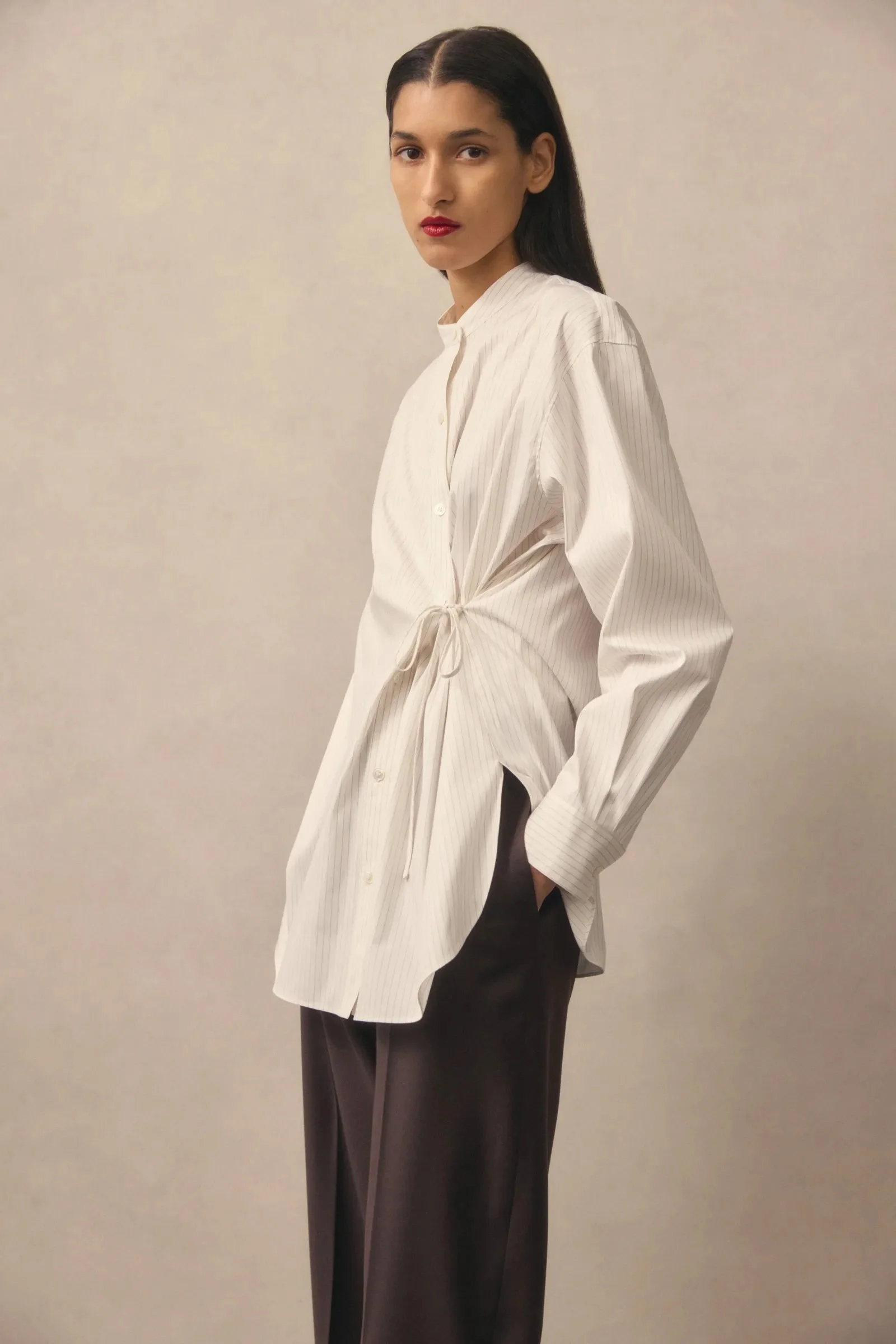 00019-theory-fall-2025-ready-to-wear-credit-brand.jpeg