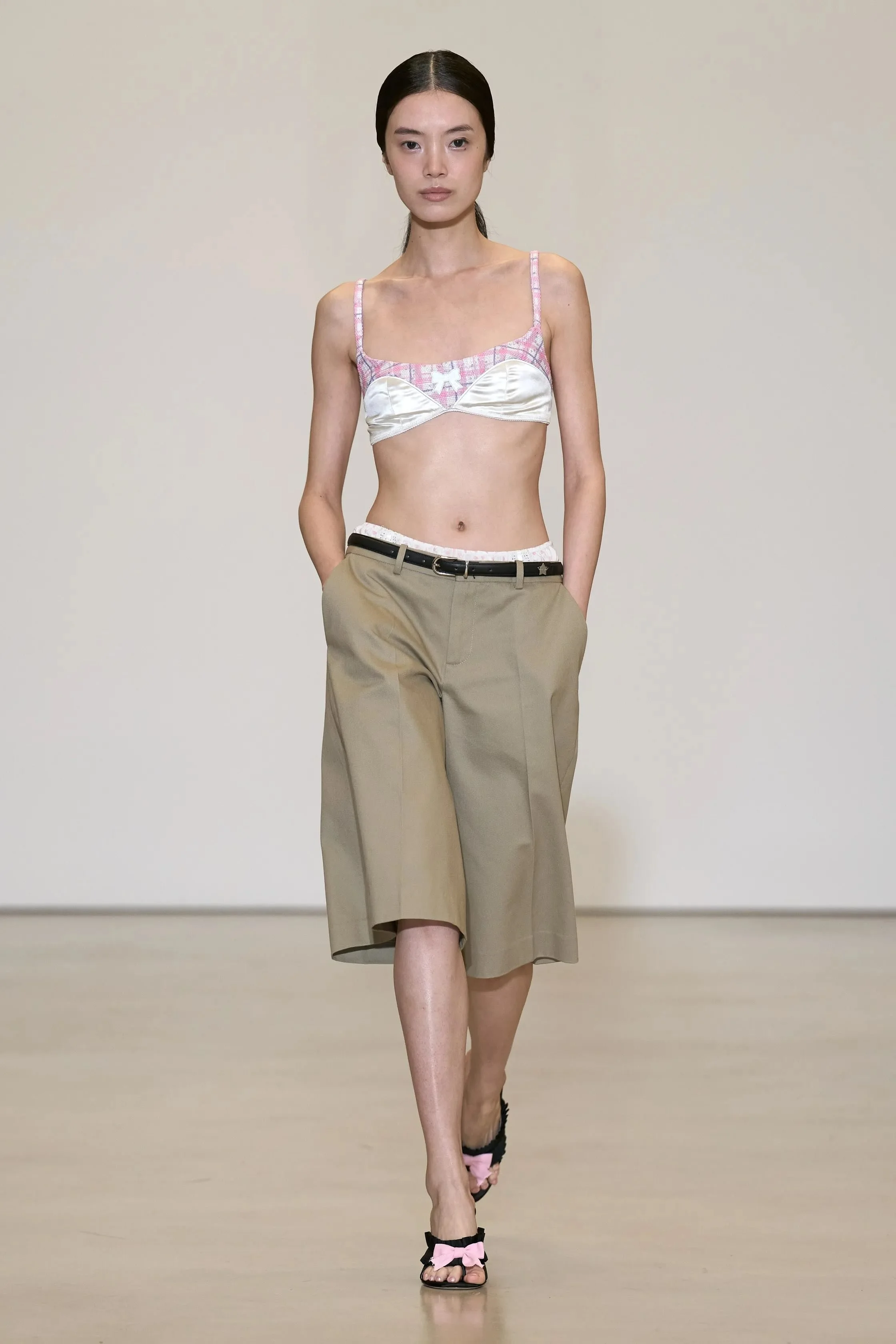 00003-sandy-liang-spring-2027-ready-to-wear-credit-gorunway.jpeg