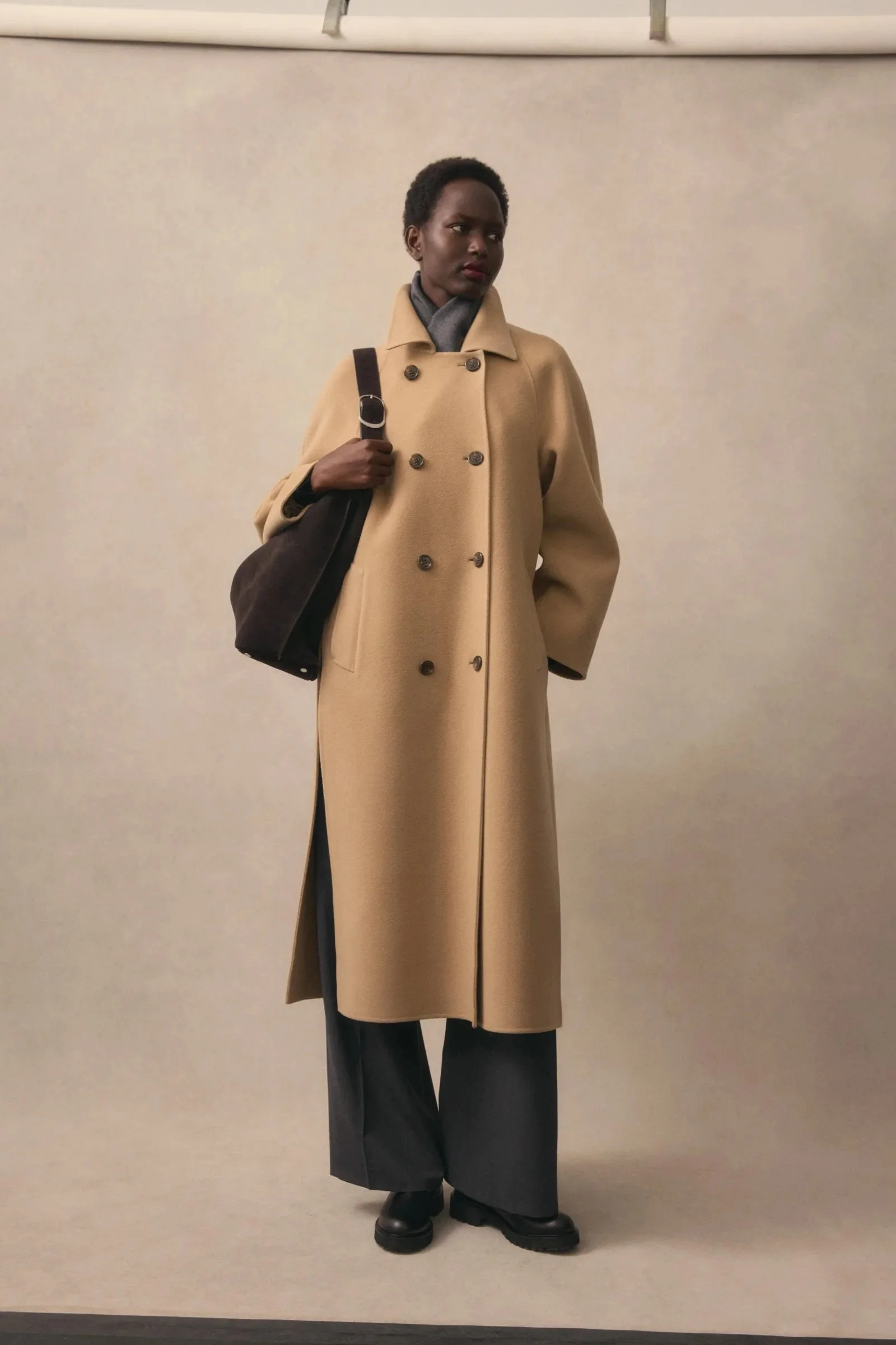 00025-theory-fall-2025-ready-to-wear-credit-brand.jpeg