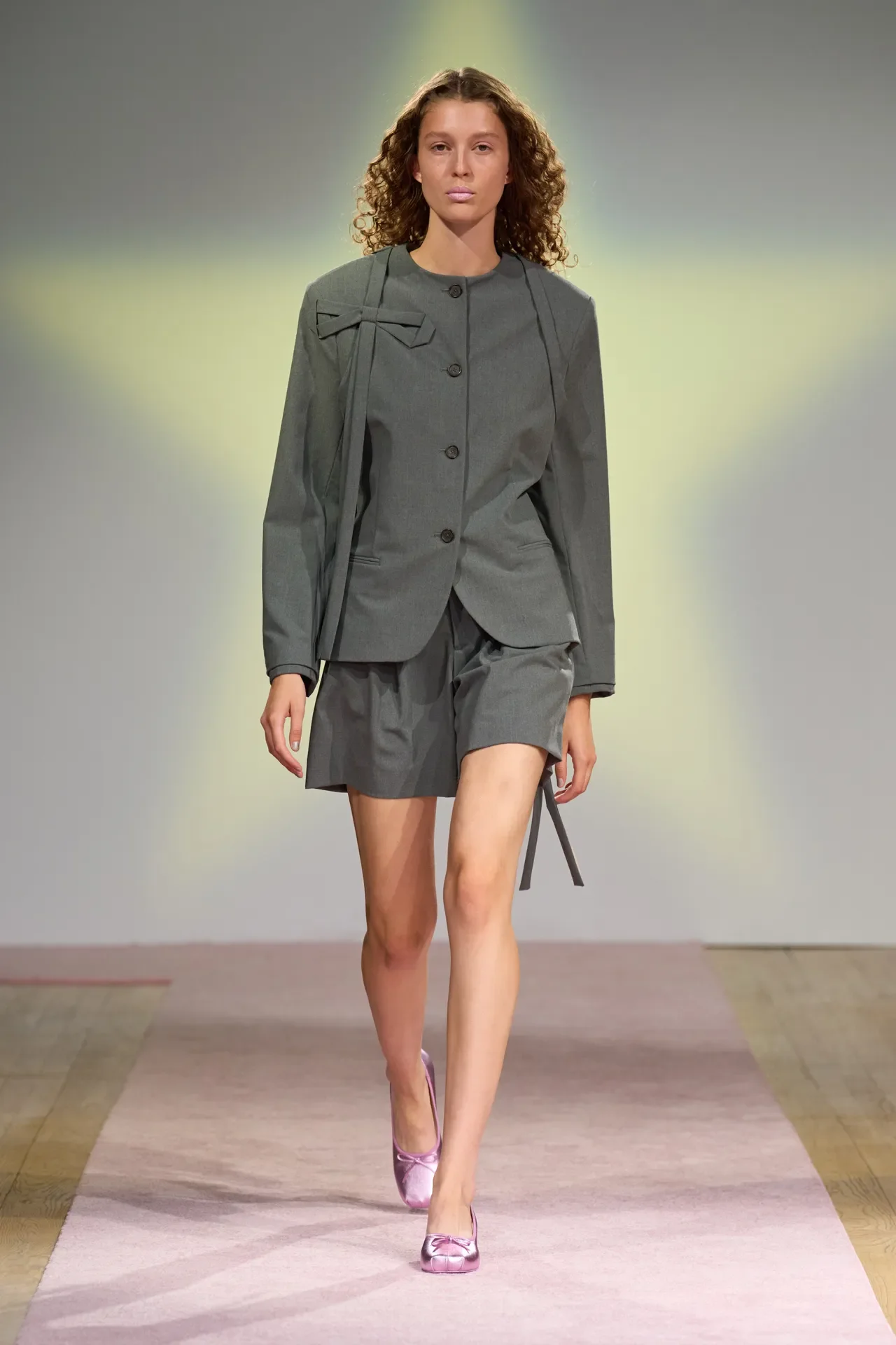 00024-sandy-liang-spring-2025-ready-to-wear-credit-gorunway.webp