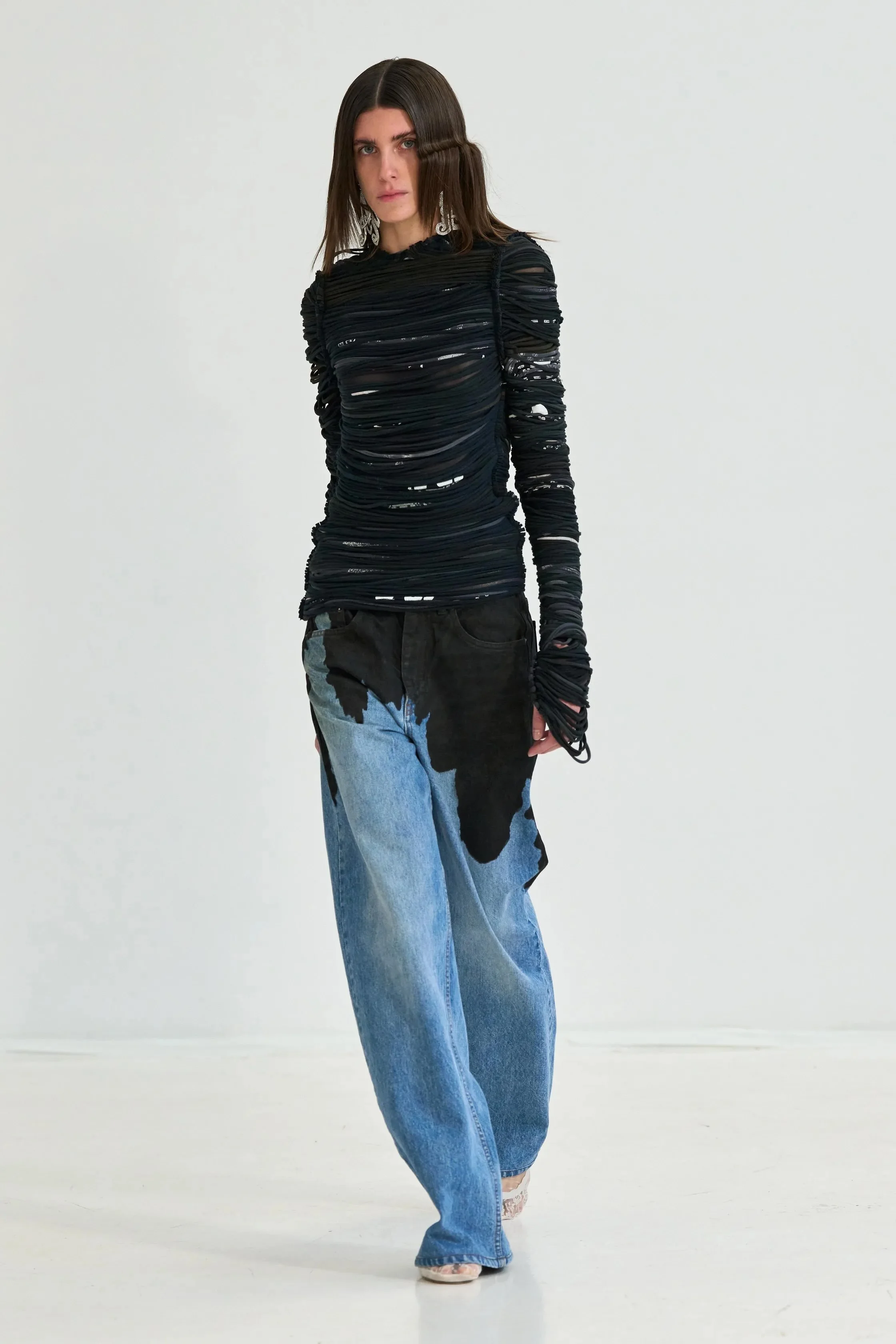 00001-area-spring-2027-ready-to-wear-credit-gorunway.jpg