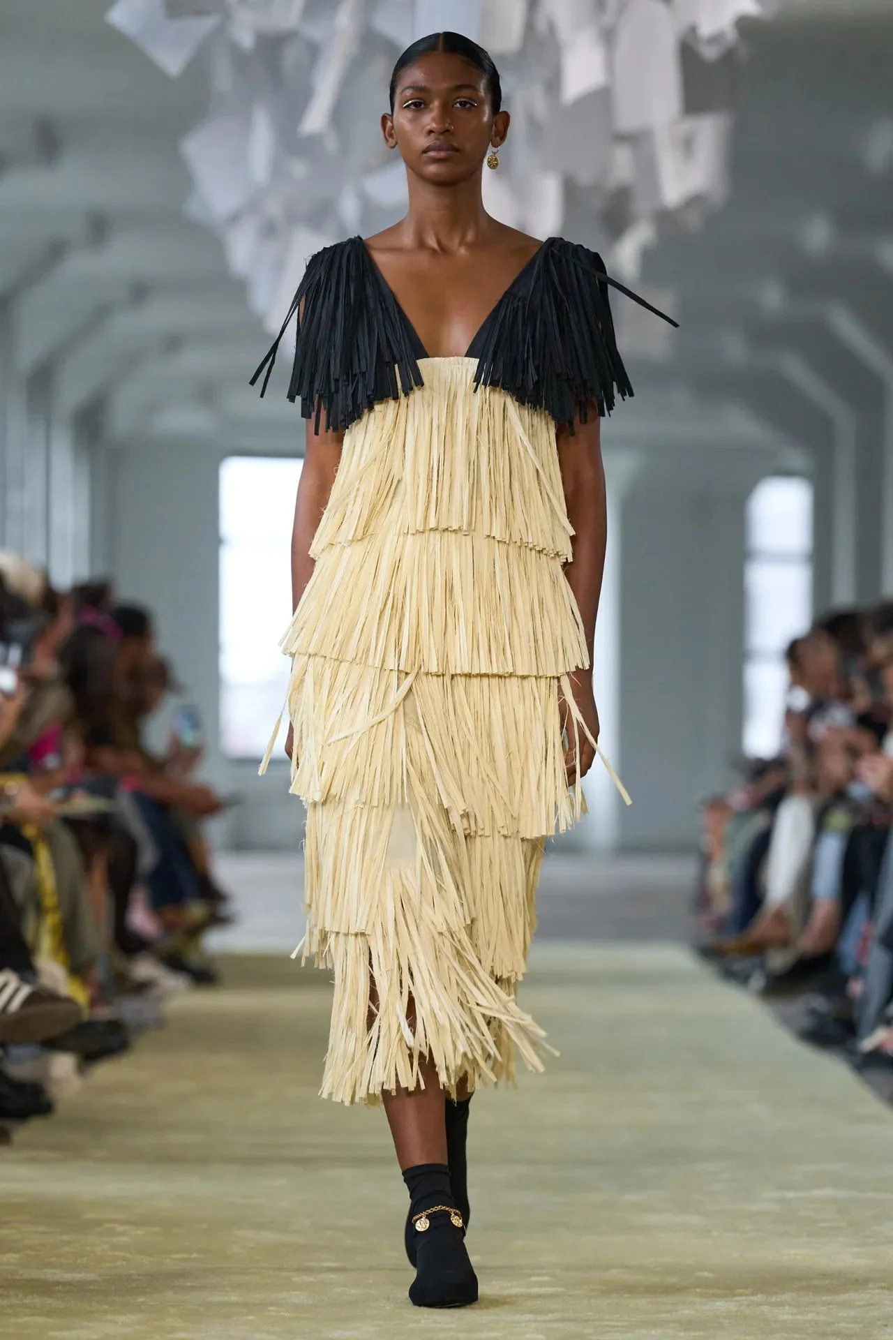 00004-nanushka-spring-2025-ready-to-wear-credit-gorunway.jpg