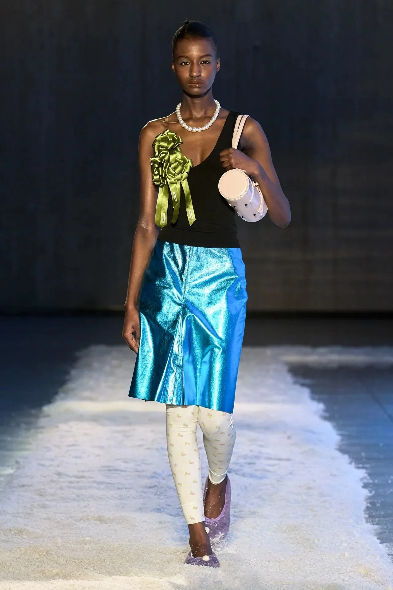 00004-sandy-liang-fall-2025-ready-to-wear-credit-gorunway.jpeg