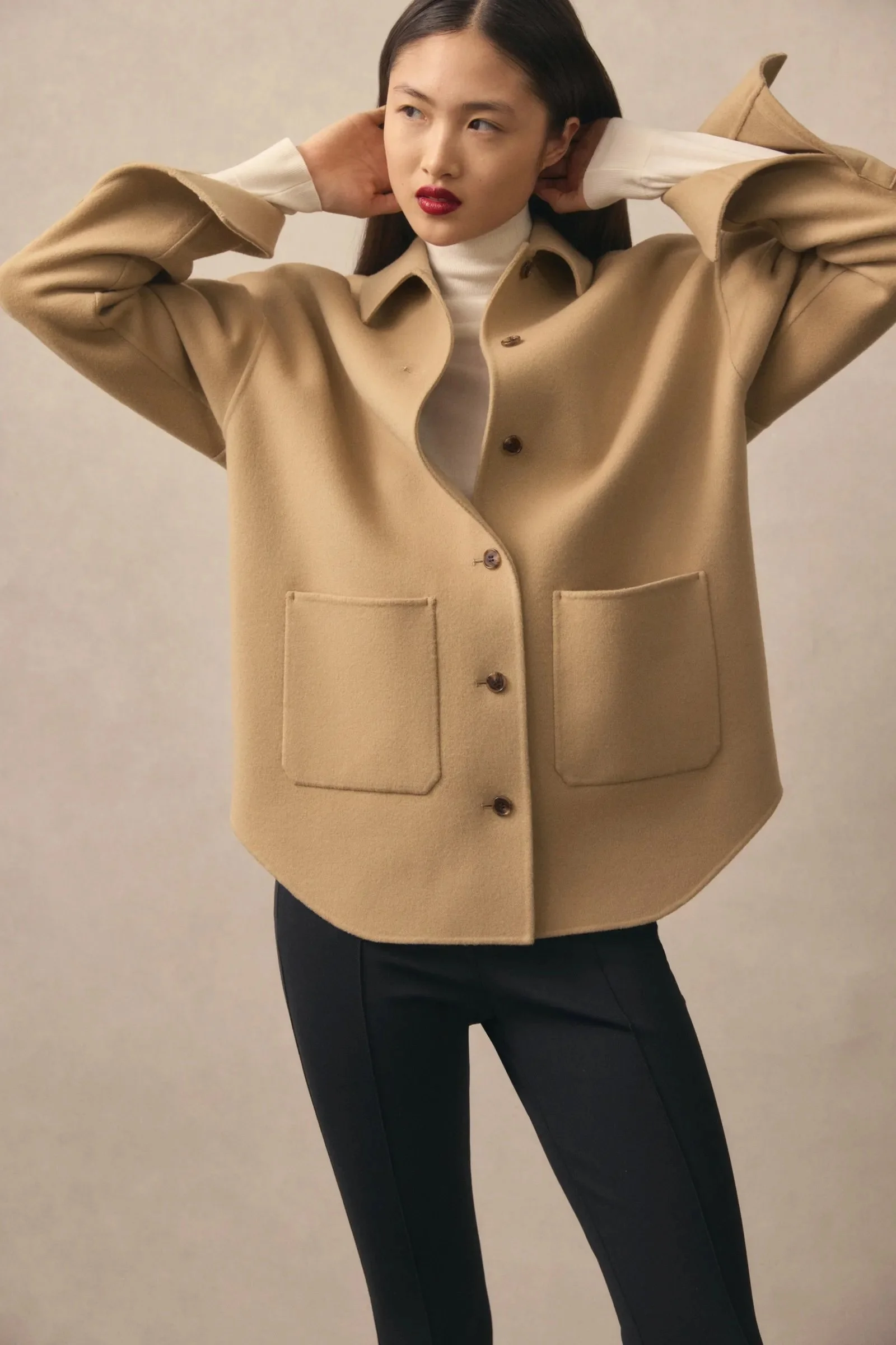00026-theory-fall-2025-ready-to-wear-credit-brand.jpeg