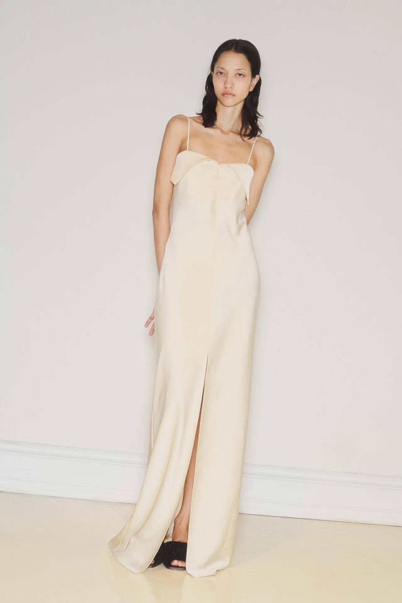 00008-nanushka-fall-2025-ready-to-wear-credit-brand.png