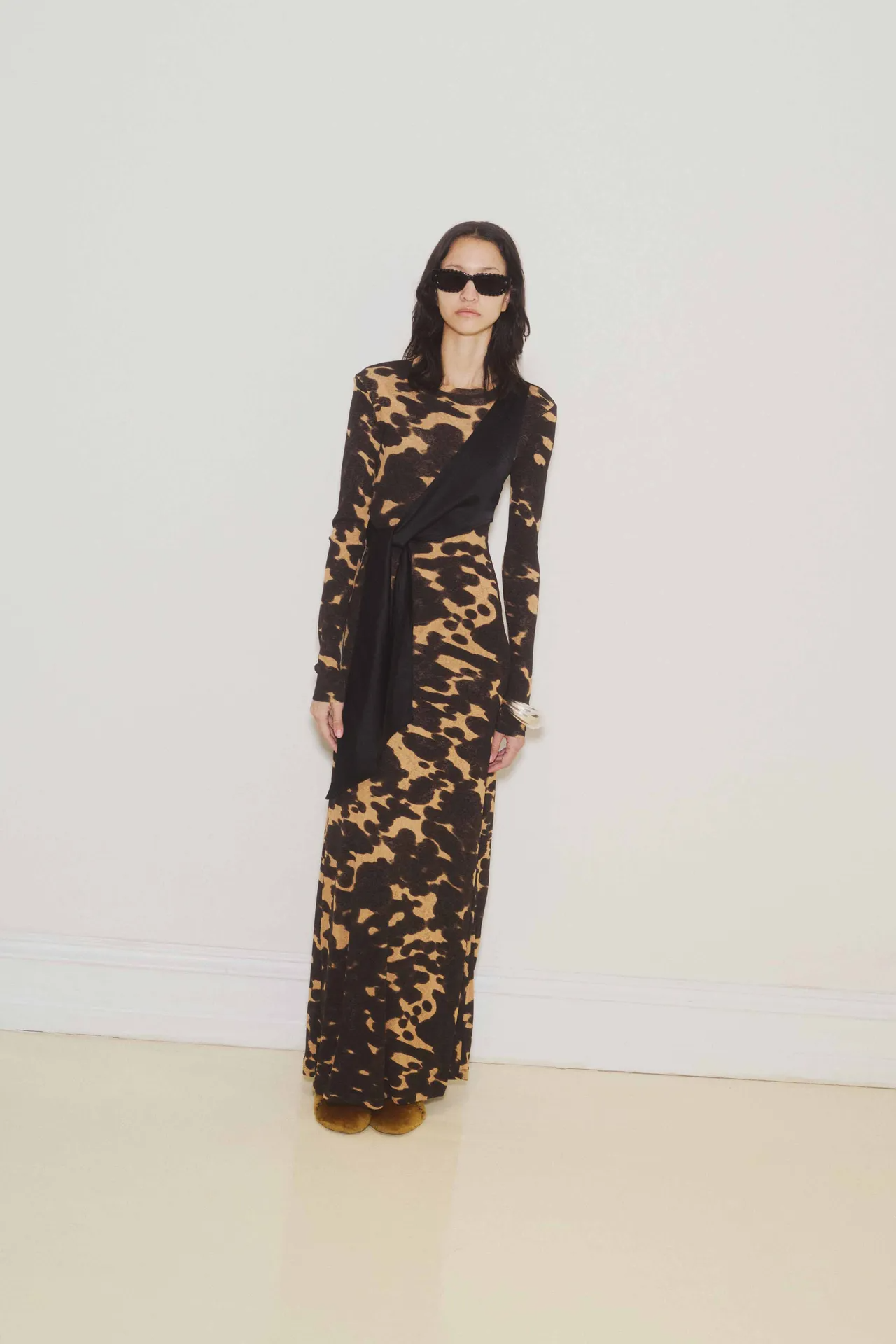 00001-nanushka-fall-2025-ready-to-wear-credit-brand.png