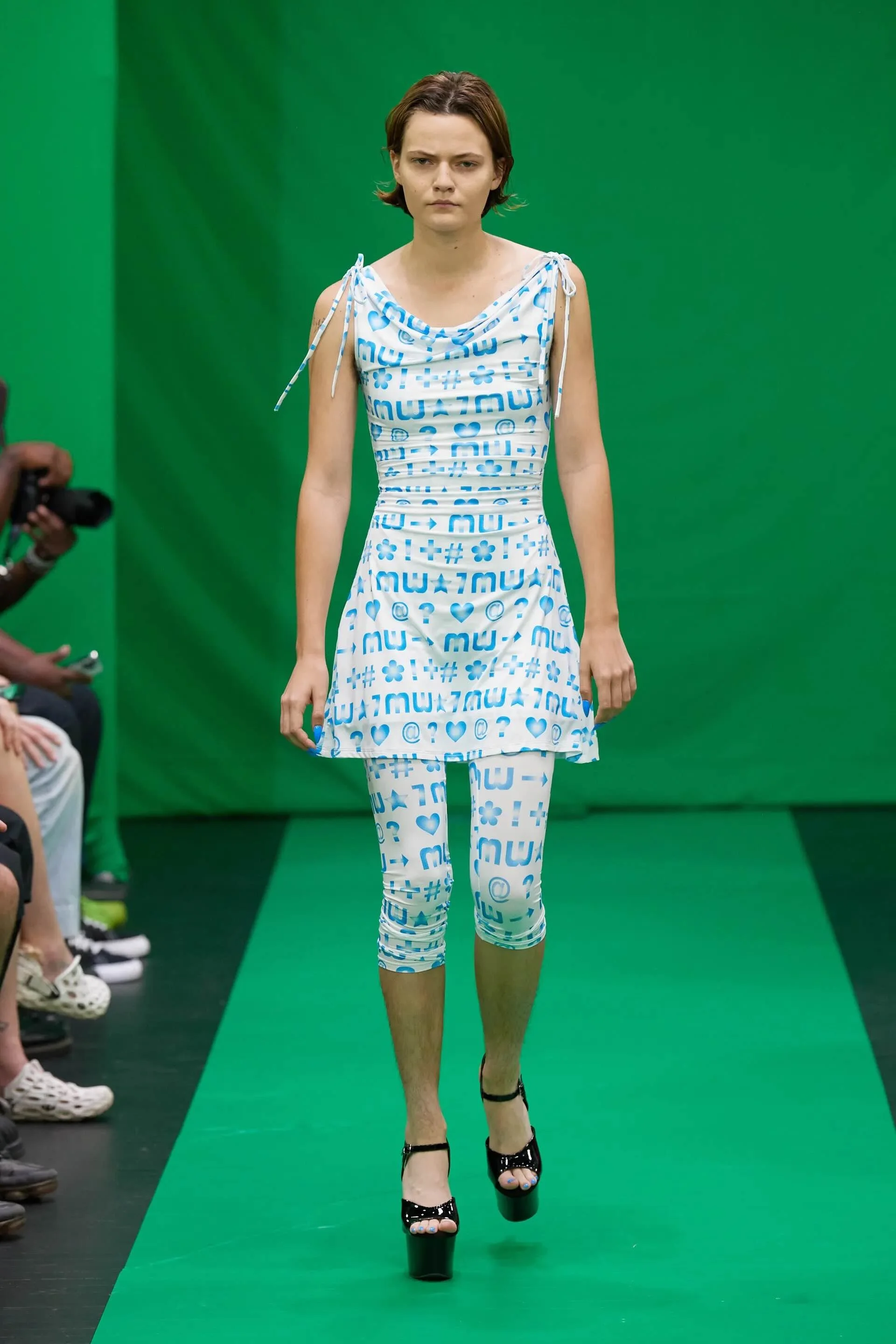 00012-maisie-wilen-spring-2023-ready-to-wear-credit-gorunway.jpeg