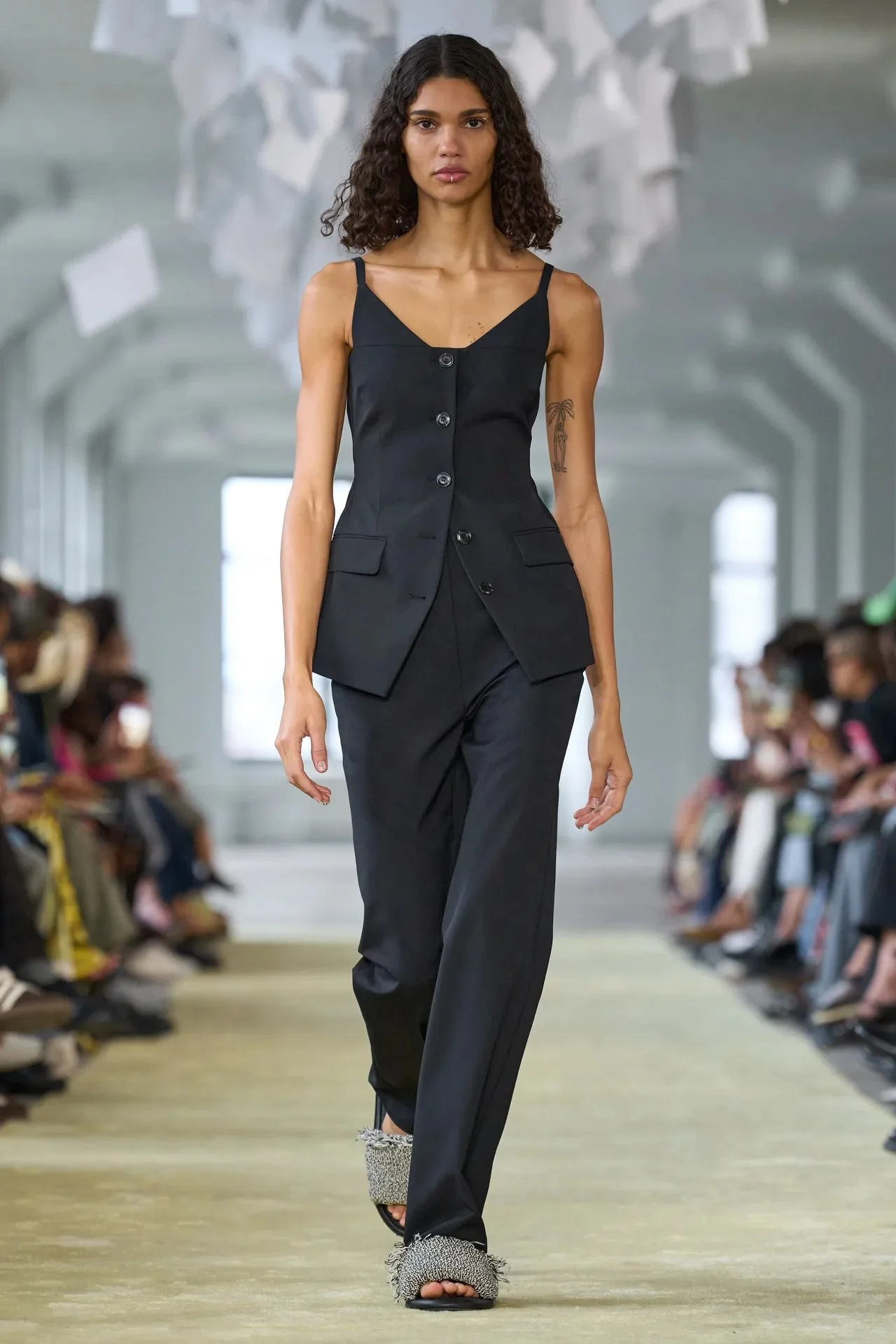 00035-nanushka-spring-2025-ready-to-wear-credit-gorunway.jpg