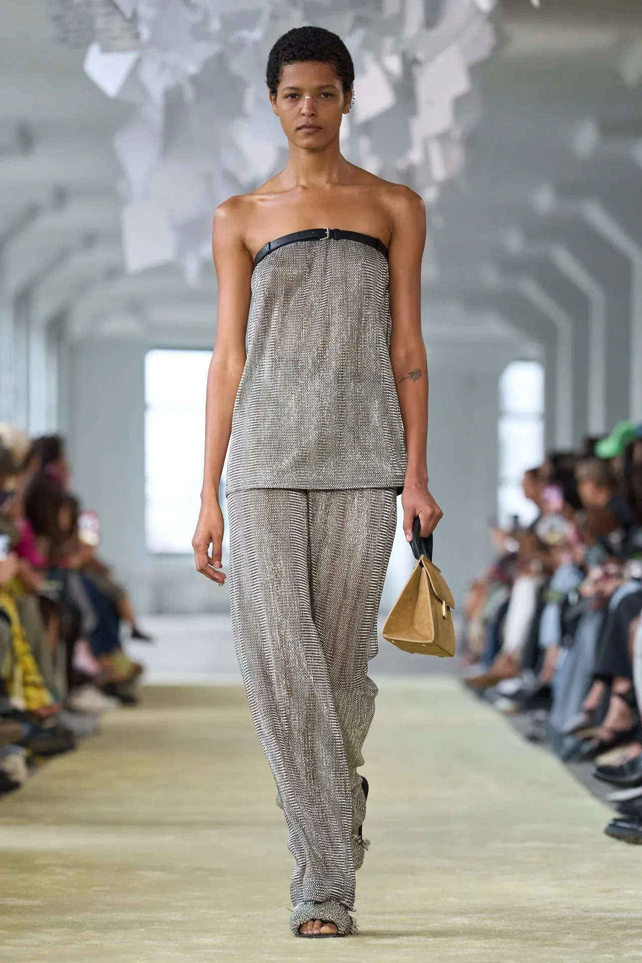 00027-nanushka-spring-2025-ready-to-wear-credit-gorunway.jpg