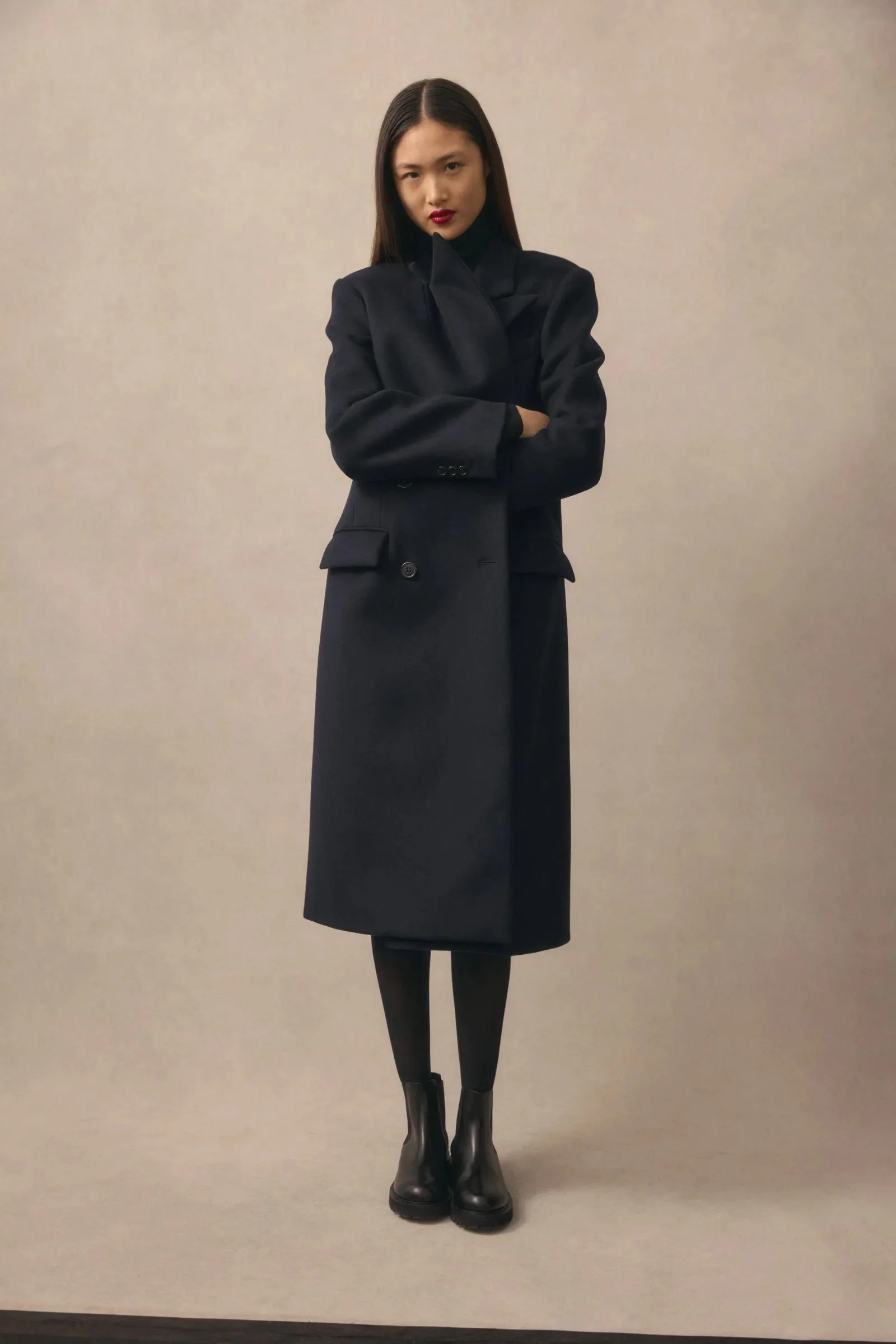 00021-theory-fall-2025-ready-to-wear-credit-brand.jpeg