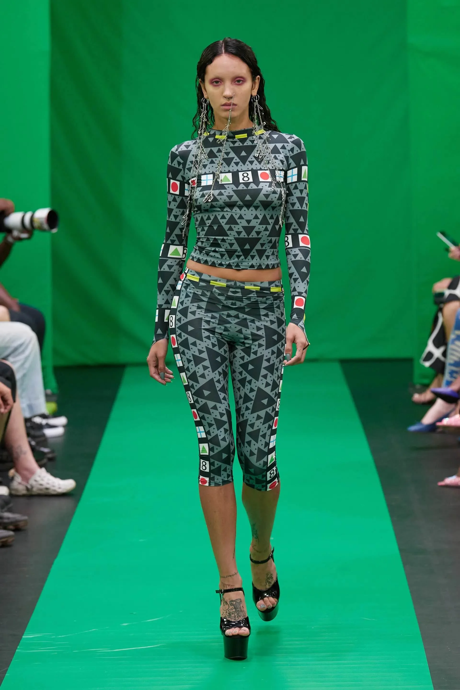 00006-maisie-wilen-spring-2023-ready-to-wear-credit-gorunway.jpeg
