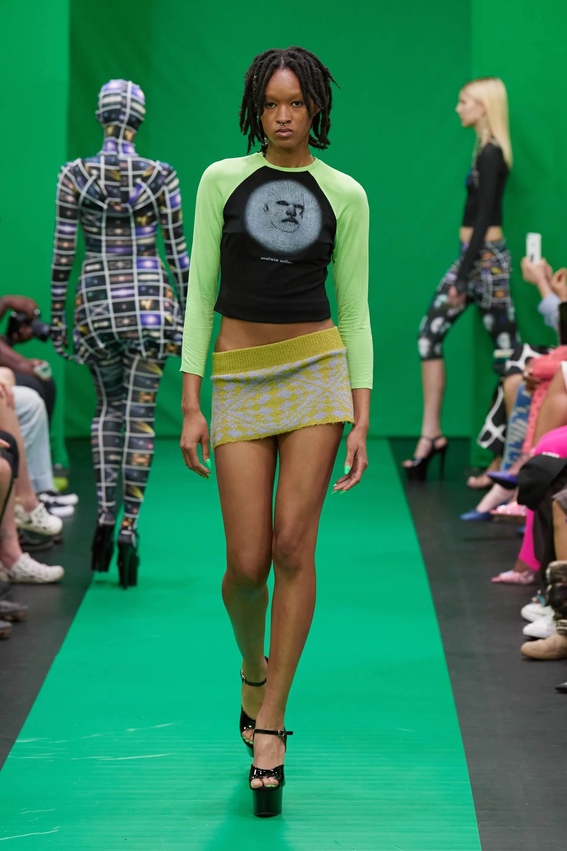 00008-maisie-wilen-spring-2023-ready-to-wear-credit-gorunway.jpeg