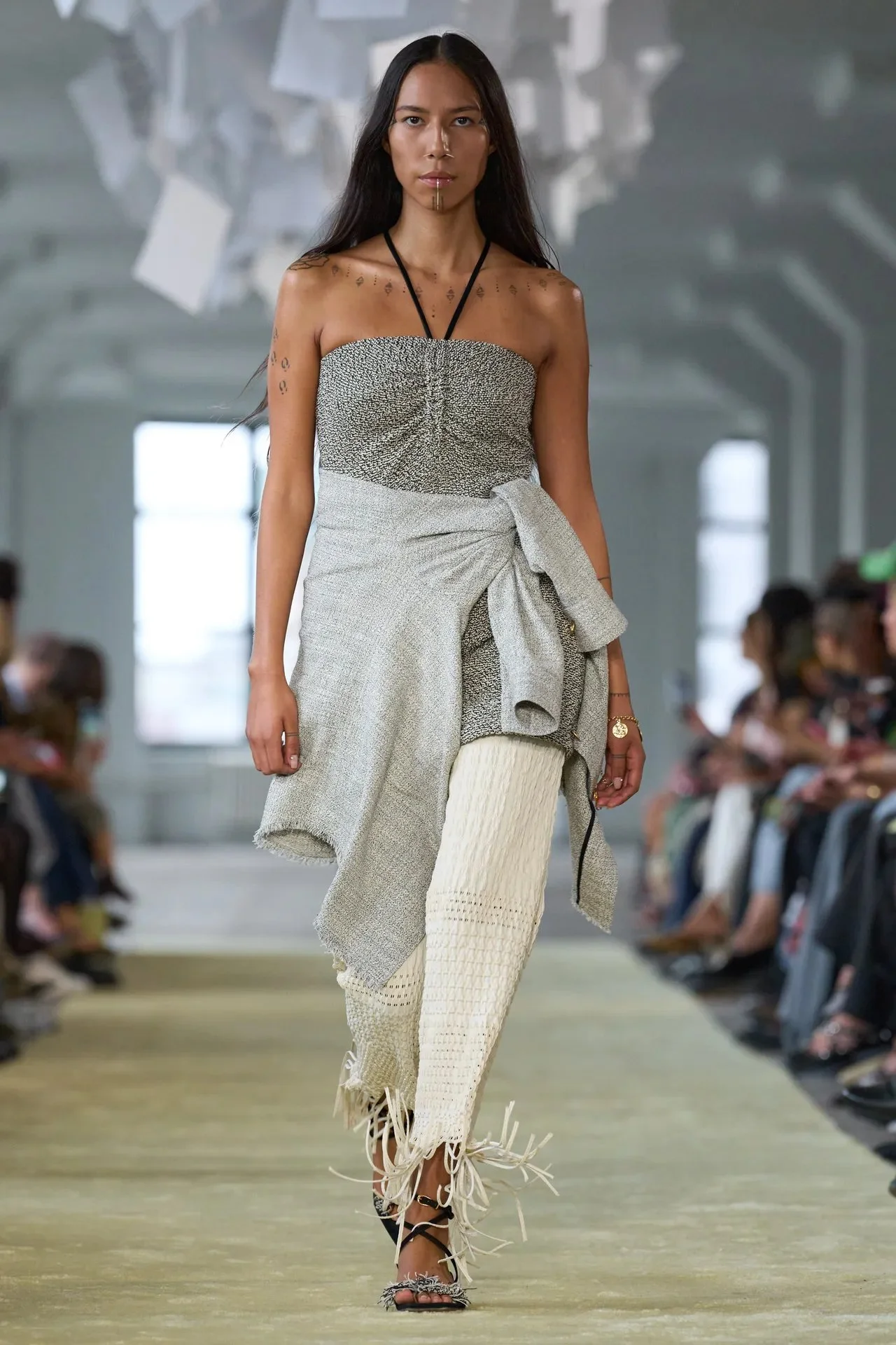 00007-nanushka-spring-2025-ready-to-wear-credit-gorunway.jpg