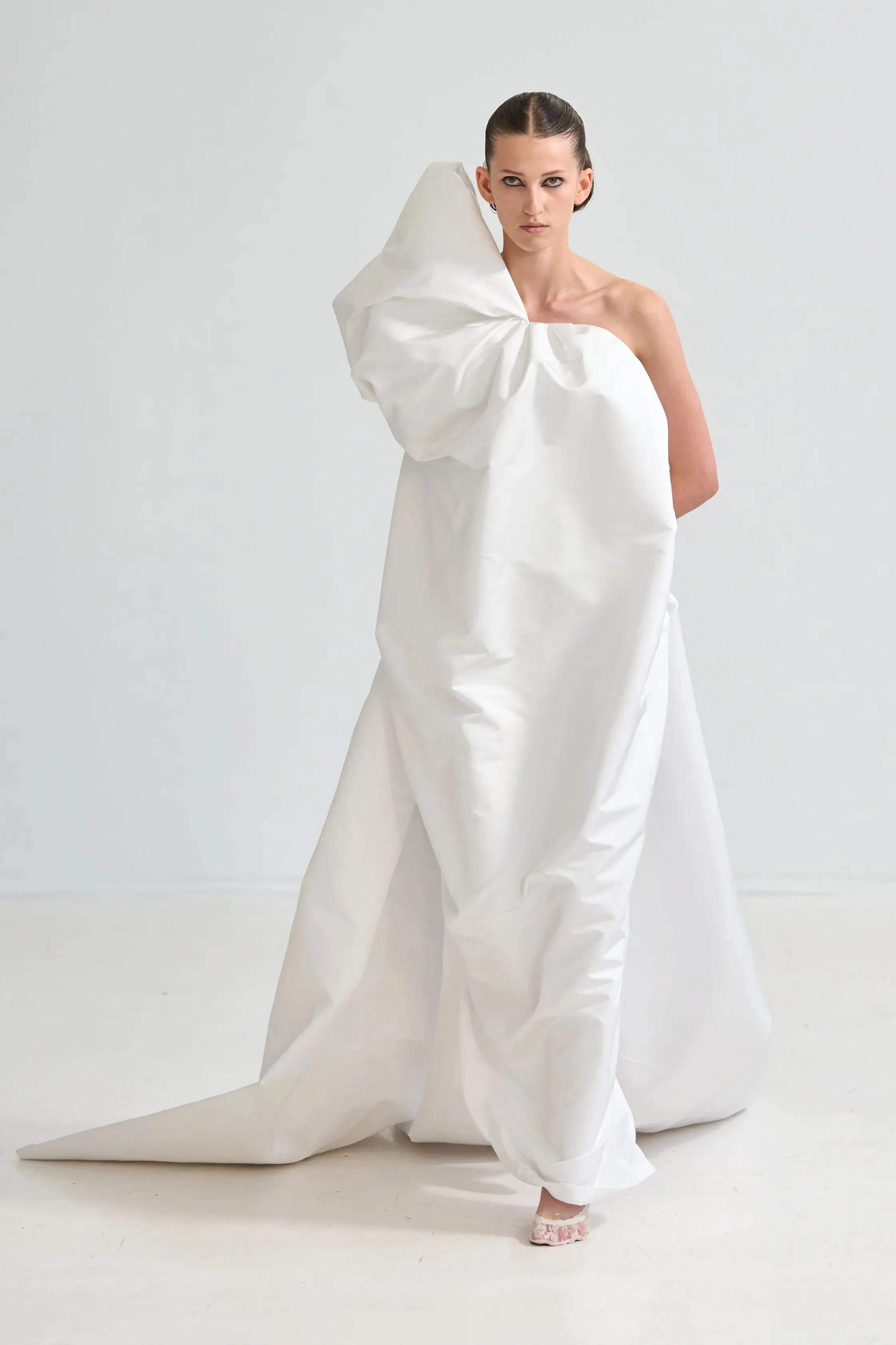 00011-area-spring-2027-ready-to-wear-credit-gorunway.jpeg