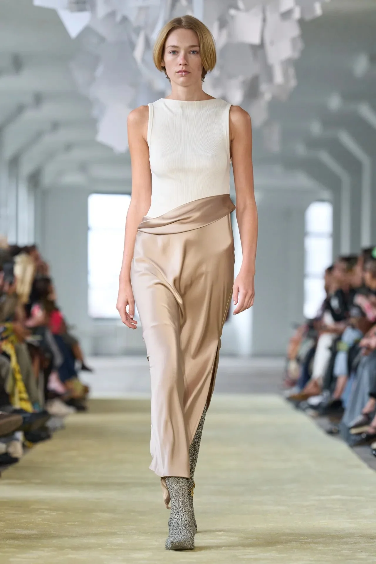 00032-nanushka-spring-2025-ready-to-wear-credit-gorunway.jpg