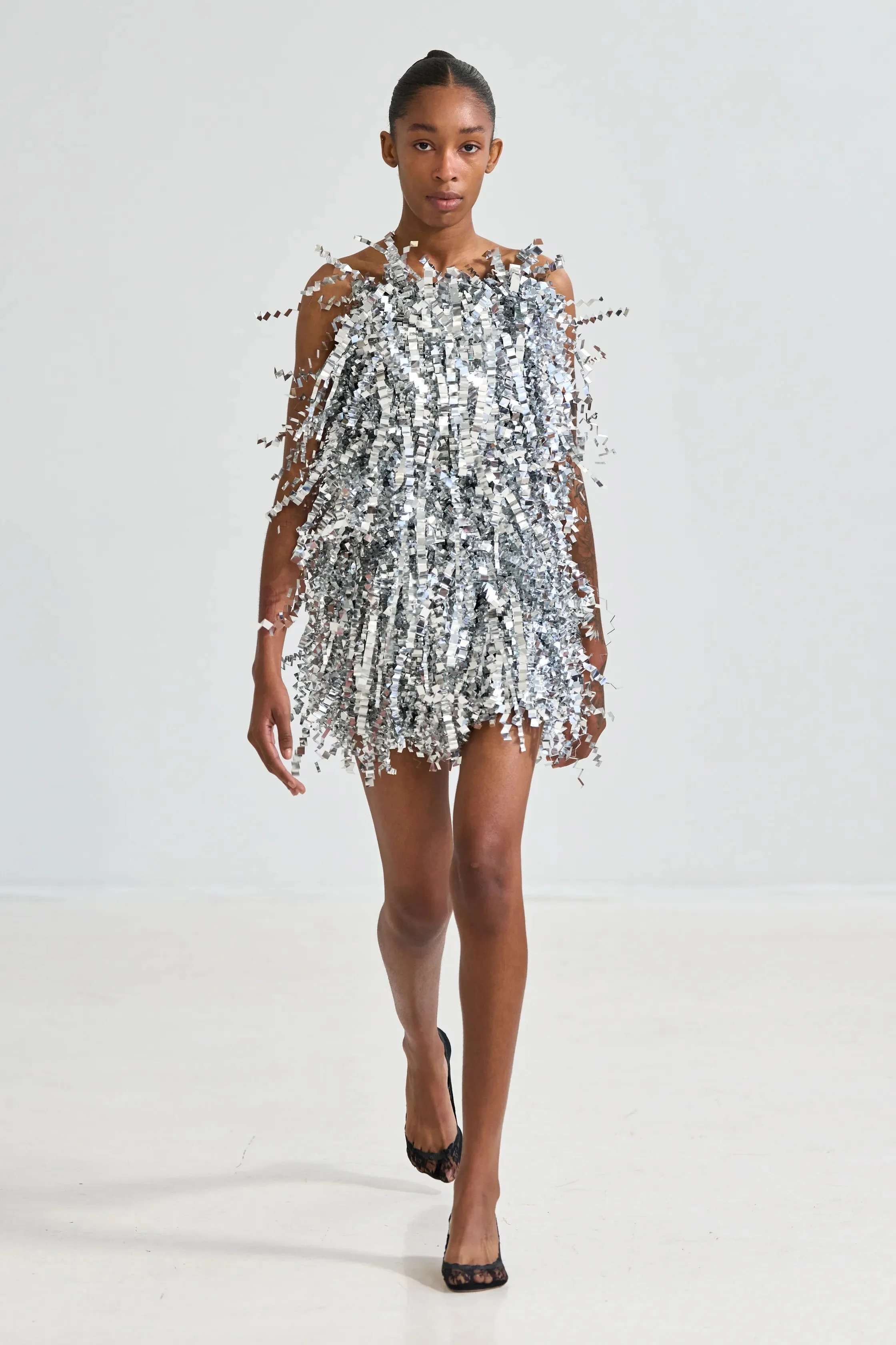 00010-area-spring-2027-ready-to-wear-credit-gorunway.jpeg