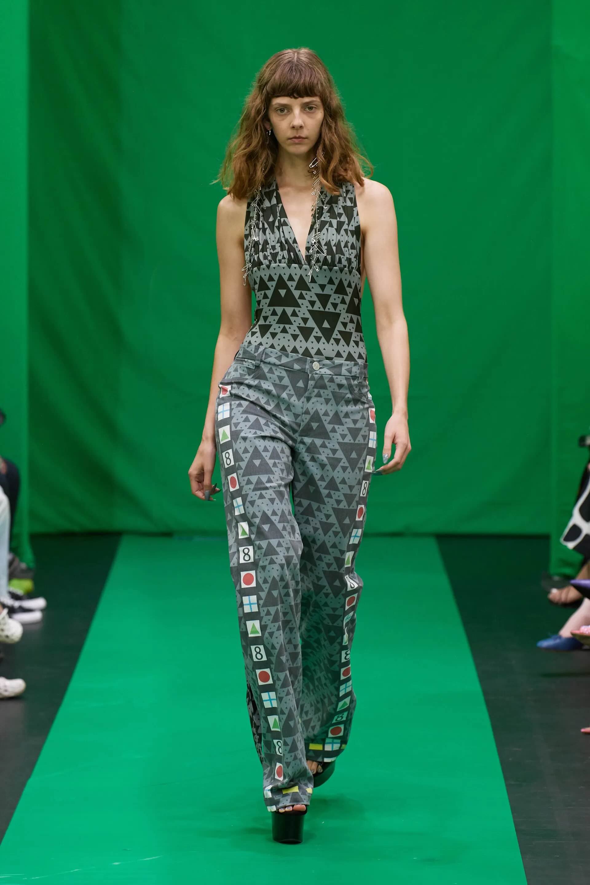 00018-maisie-wilen-spring-2023-ready-to-wear-credit-gorunway.jpeg