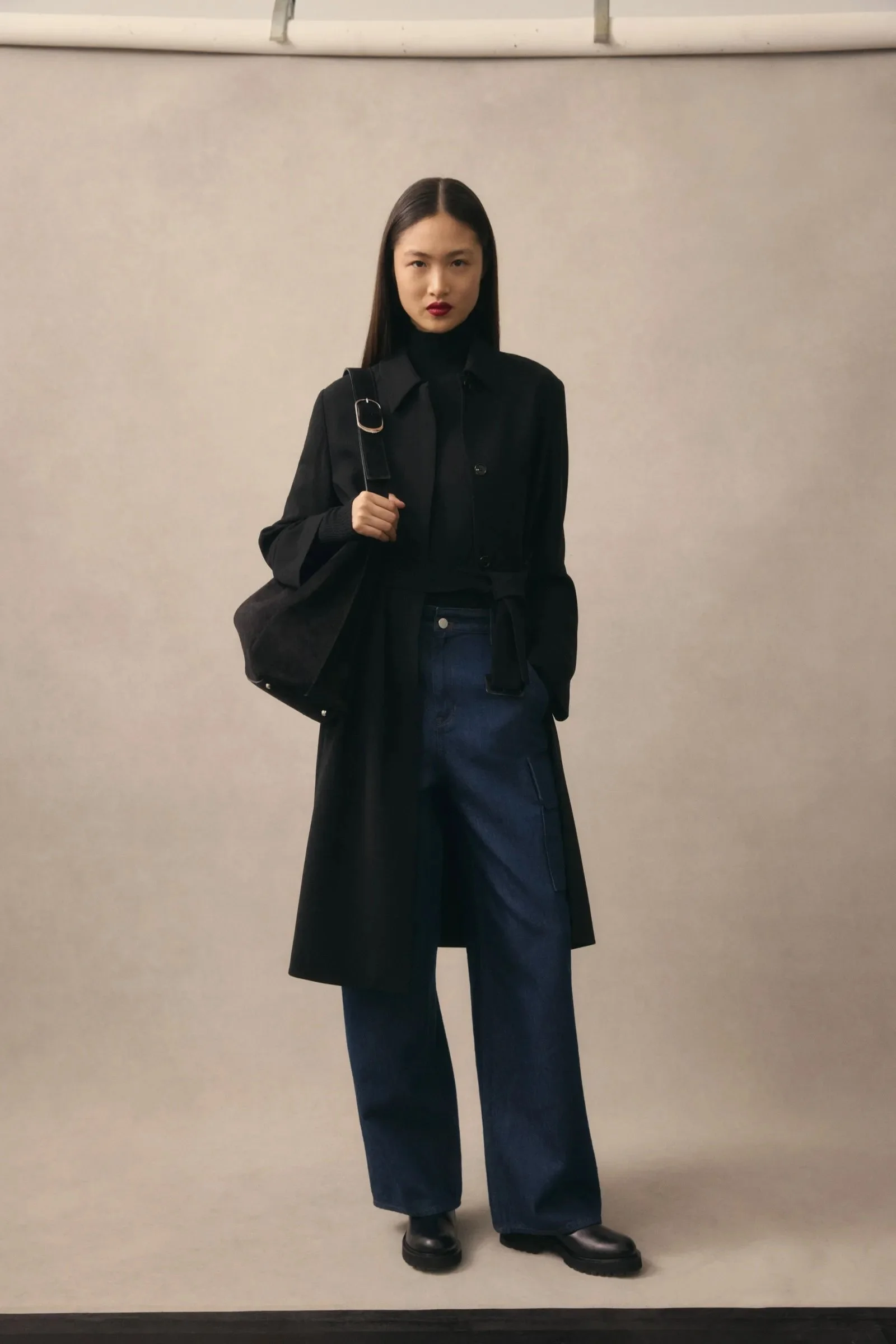 00022-theory-fall-2025-ready-to-wear-credit-brand.jpeg