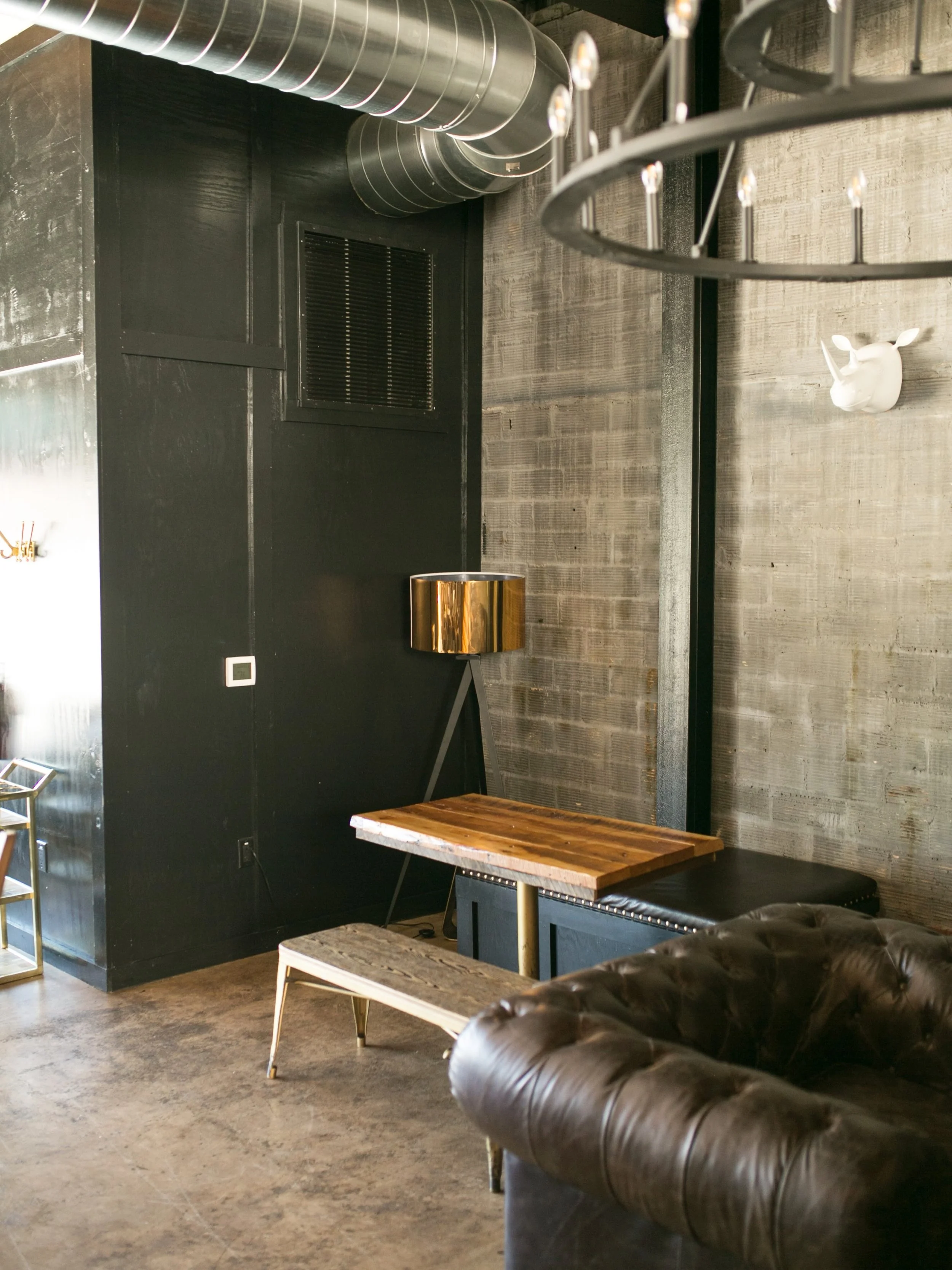 It&rsquo;s easier to wait when the atmosphere looks like this! 

.
.

#theexchangecoffee #coffeeshop #espresso #morethancoffeeandwaffles #weloveyou920