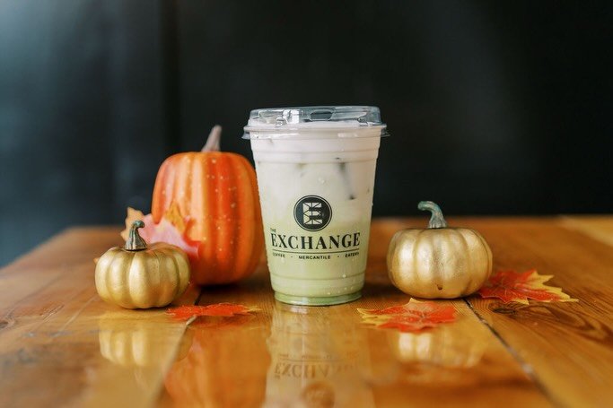 You loved it last year and she&rsquo;s made her way back! 

The Pumpkin Patch Matcha:

Pumpkin Sauce | Organic matcha green
tea | milk of choice | Vanilla Cold foam

.
.

#theexchangecoffee #coffeeshop #espresso #morethancoffeeandwaffles #weloveyou92
