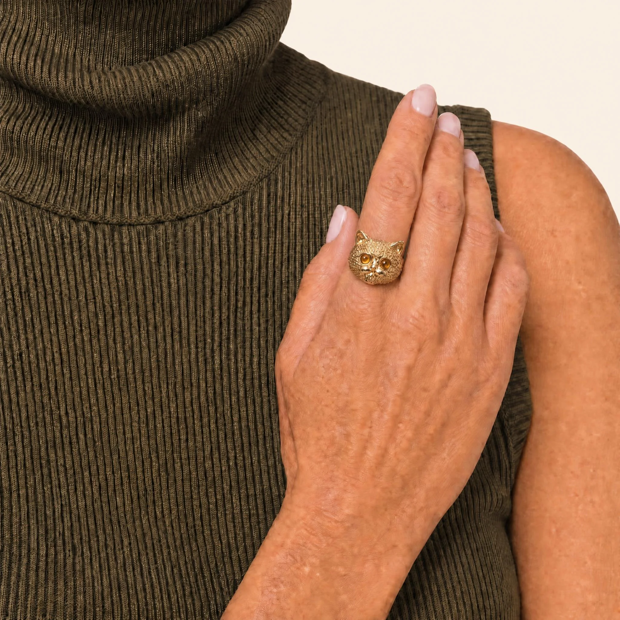 gold-cat-statement-ring-amber-eyes.jpeg