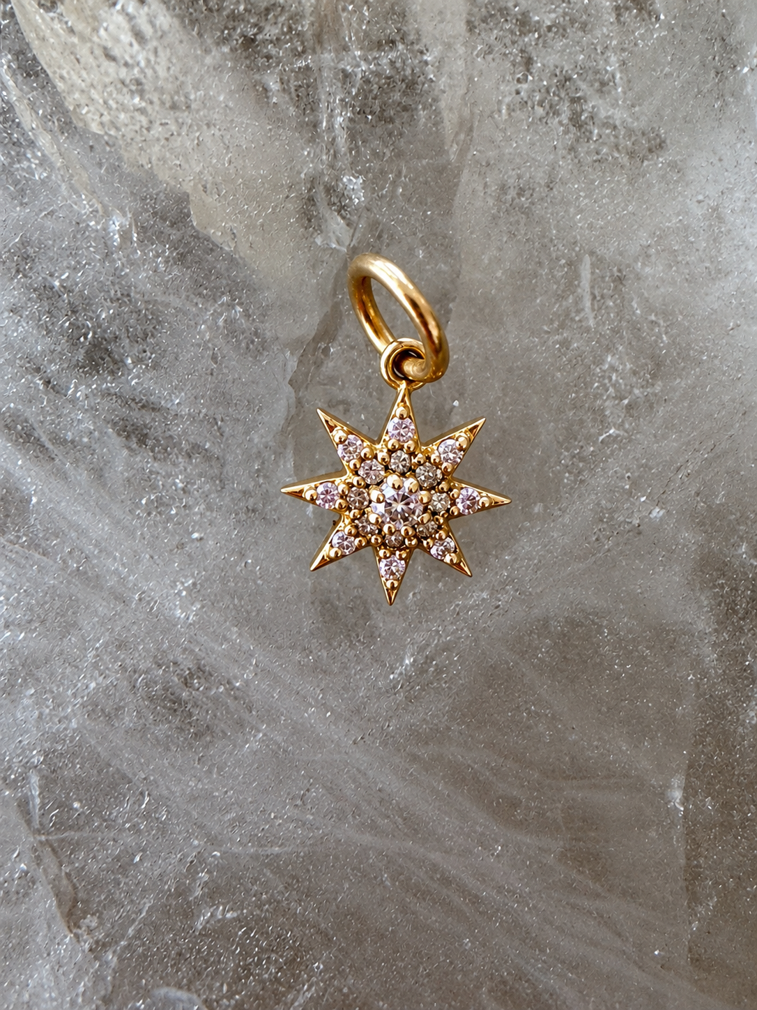 *Starburst gold pendant.png