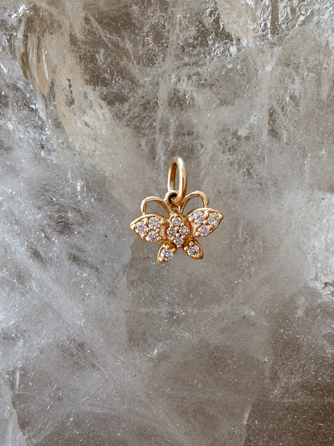 *Butterfly gold pendant.png