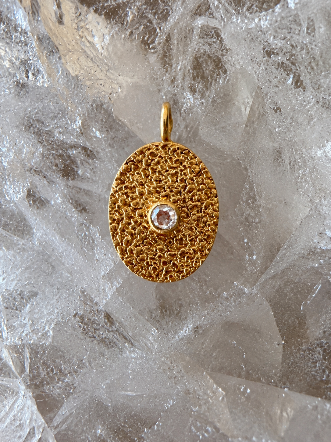 simple diamond pendant.  .png
