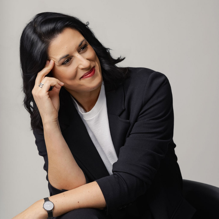 Marie-Andrée Mackrous dans une posture de collaboration et de lecture stratégique auprès des décideurs.