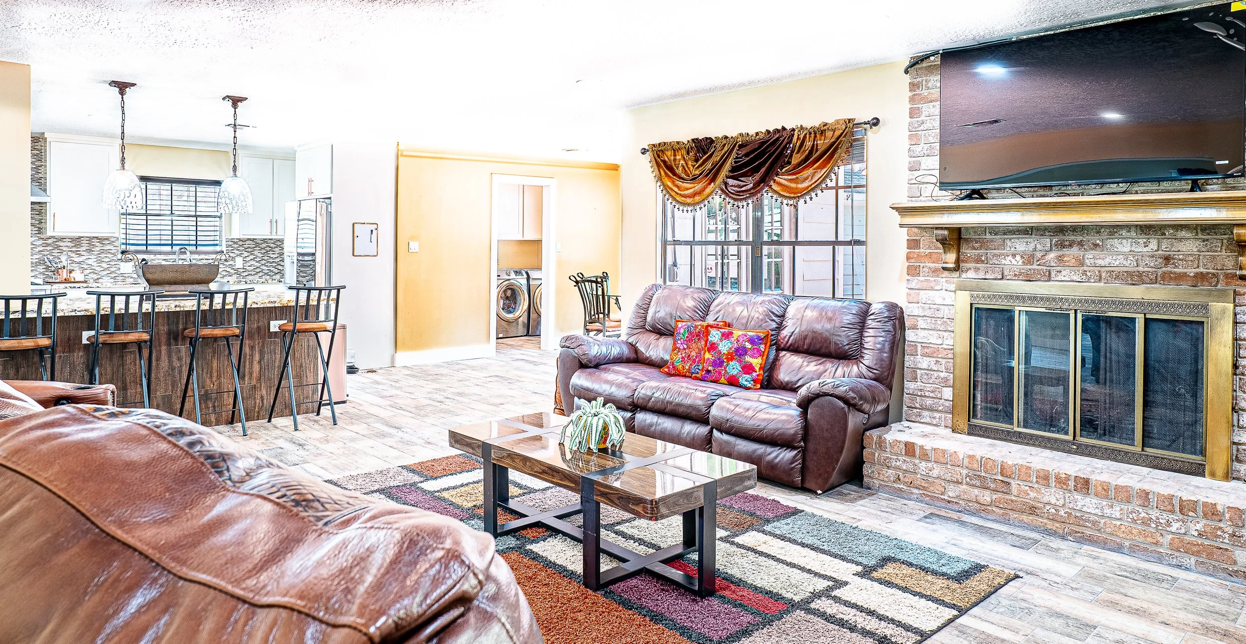 Living Room.jpg