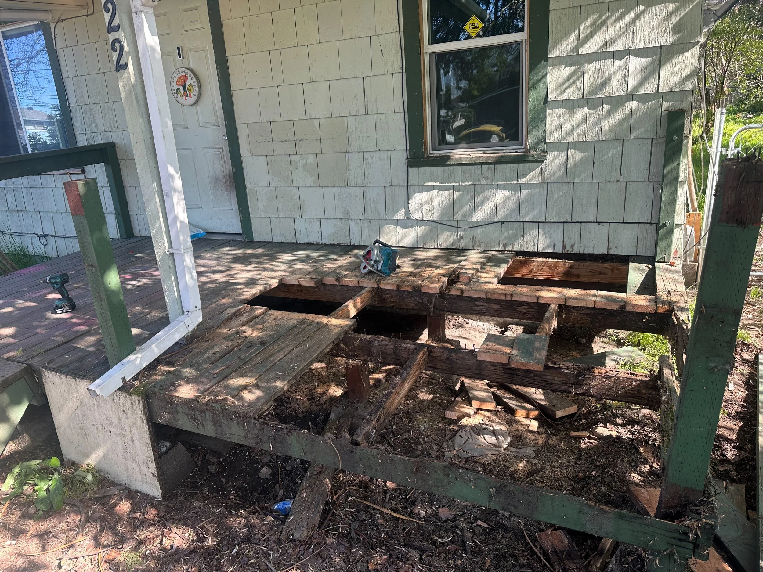 Southern Oregon Deck in Progress 2'.jpg