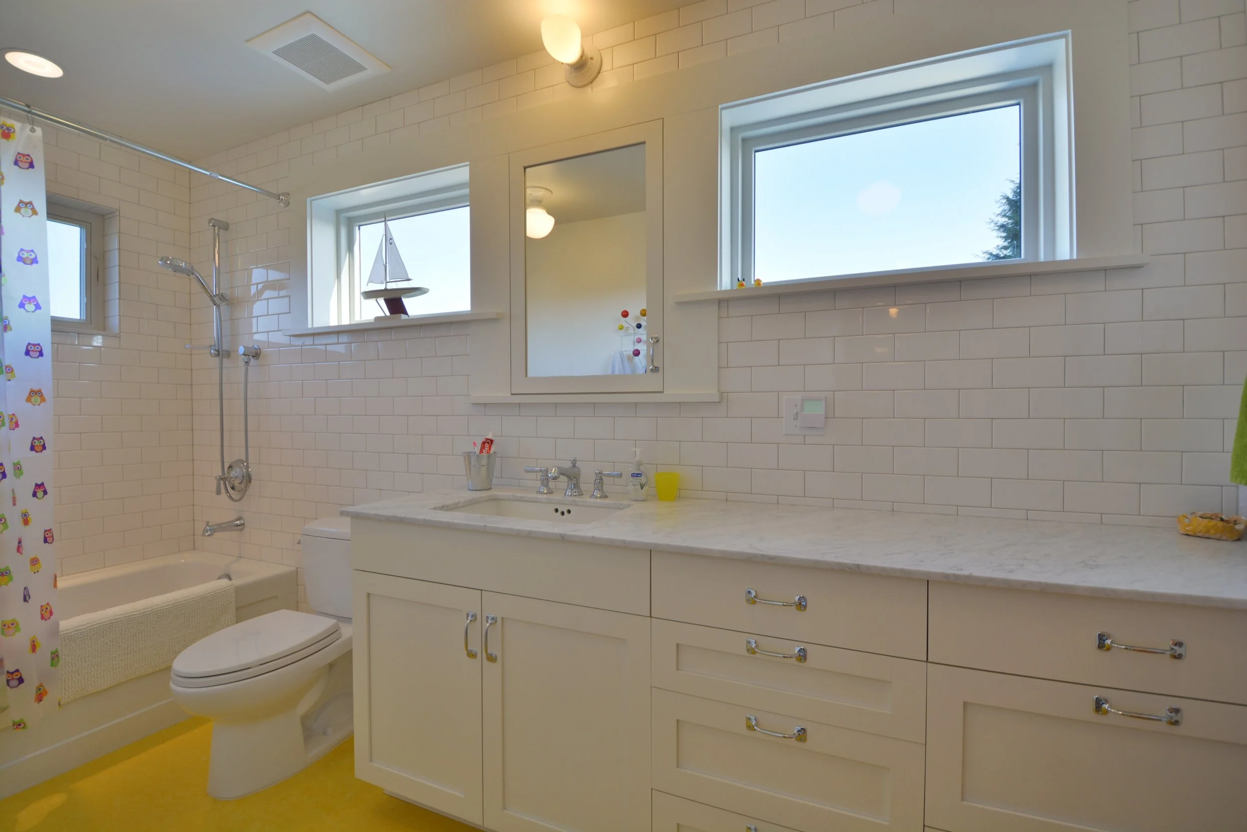 10 Ballard 2nd Story Bath 3.jpg