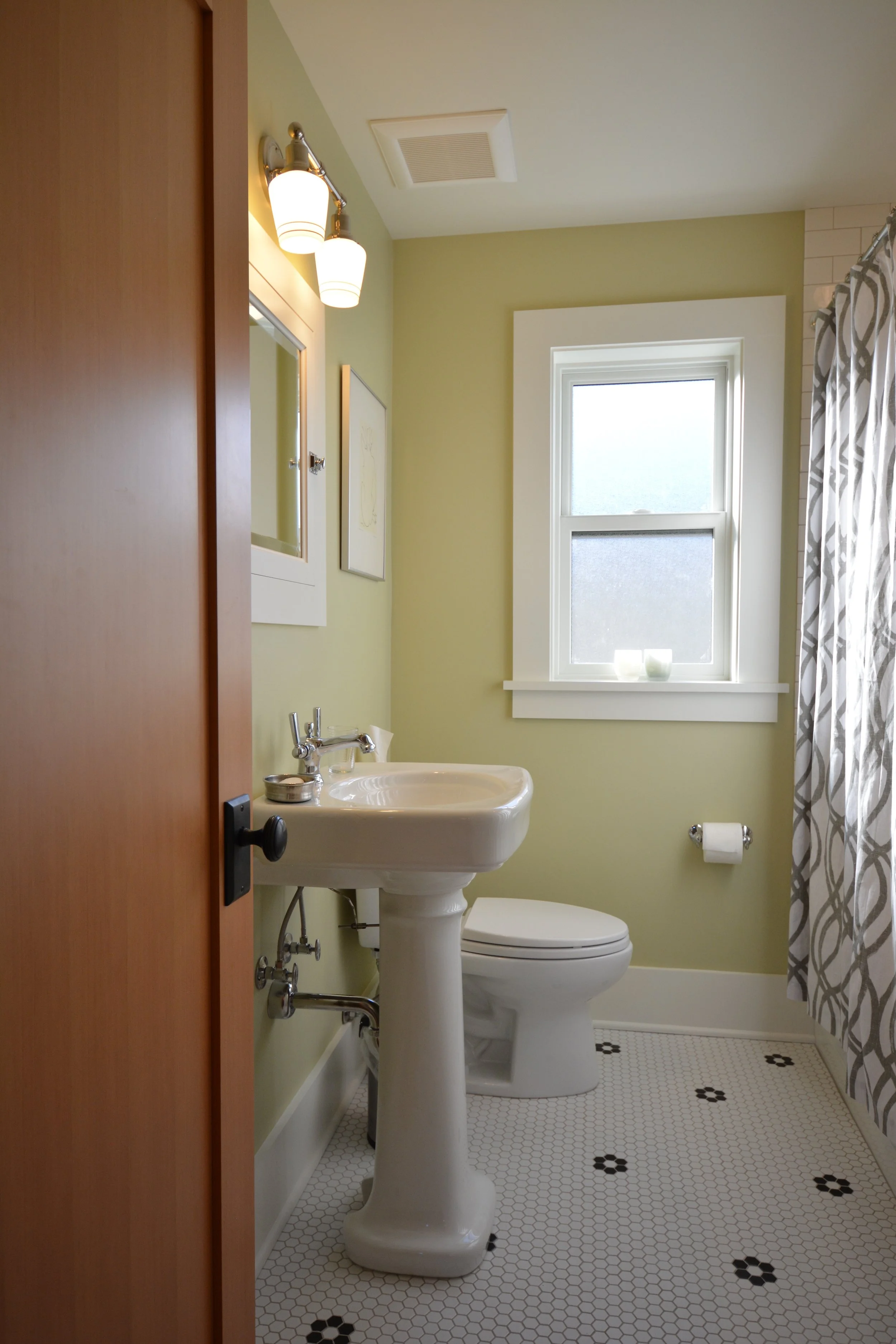 5 Ballard 2nd Story Bath 1.jpg