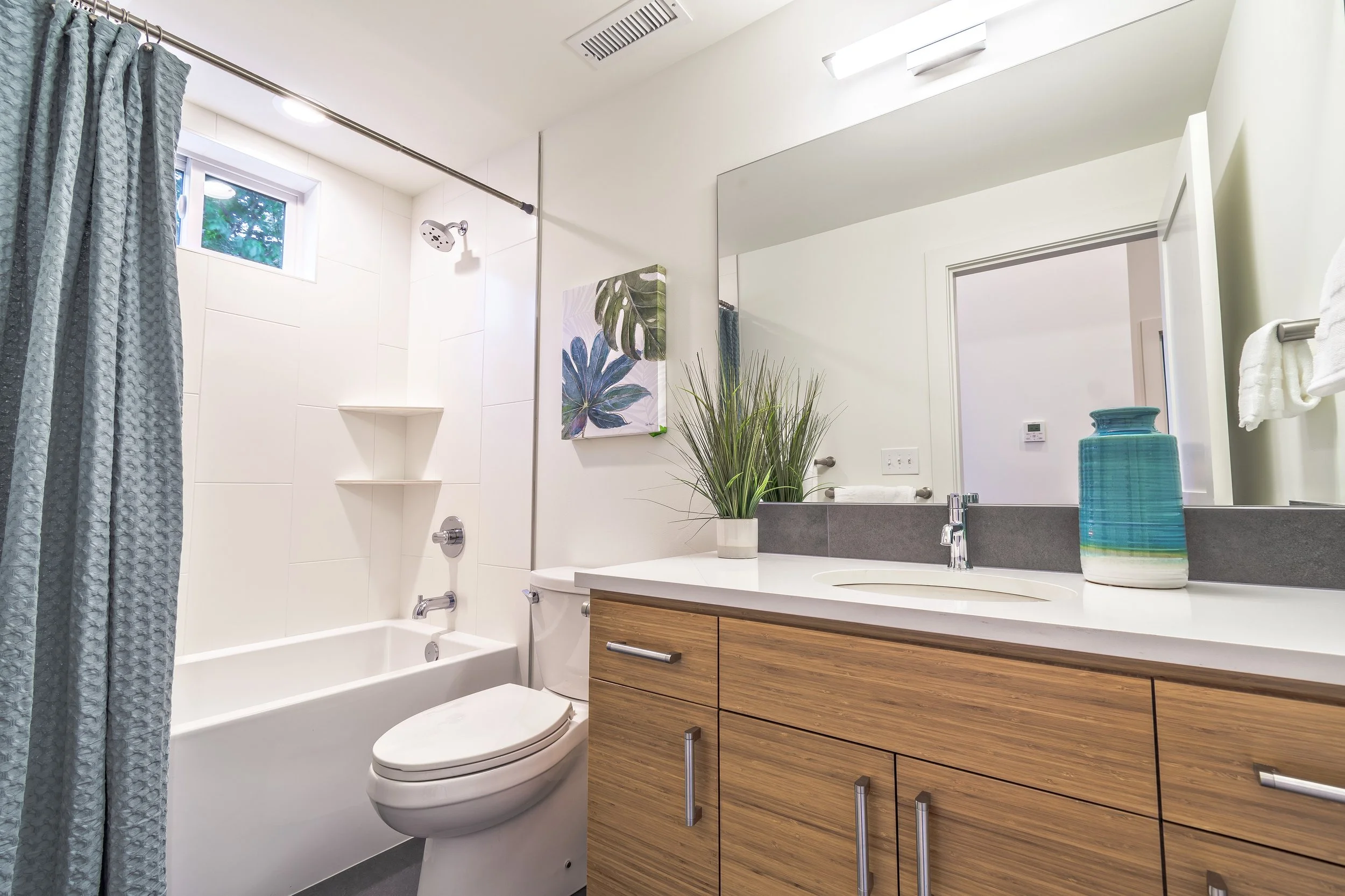 12 High Point House Bathroom.jpg