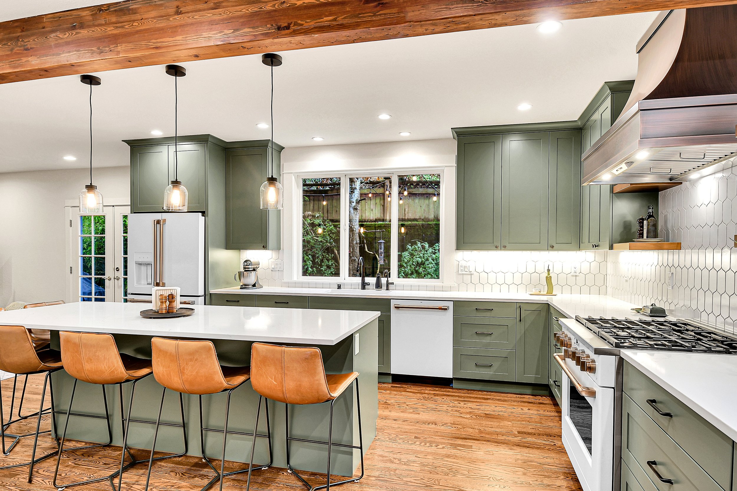 3 Beach Drive Kitchen.jpg