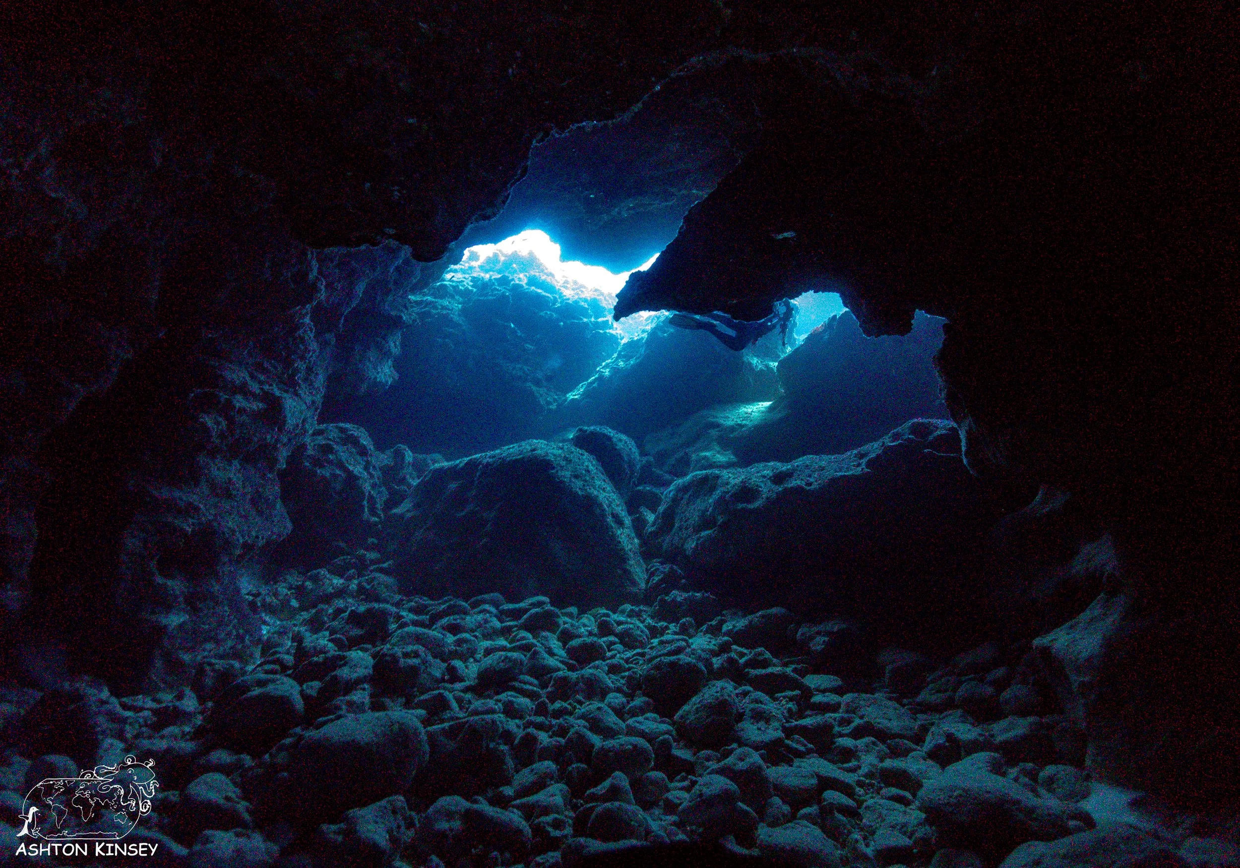 Tinnian Grotto-10.jpg