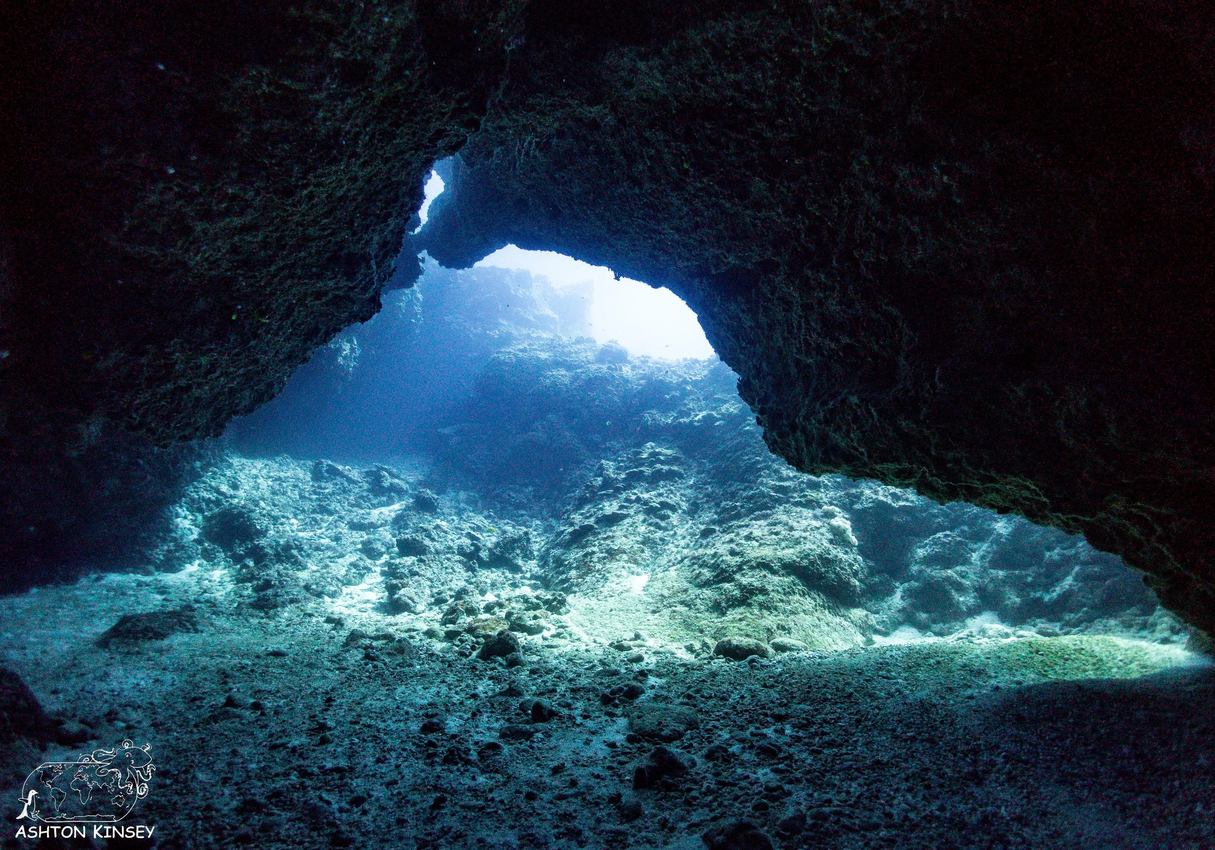 Tinnian Grotto (3).jpg