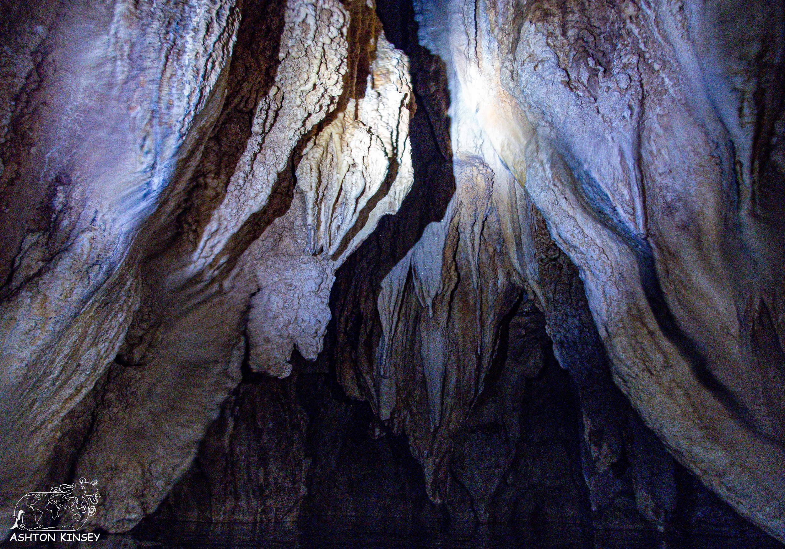 Chandelier Cave-5.jpg