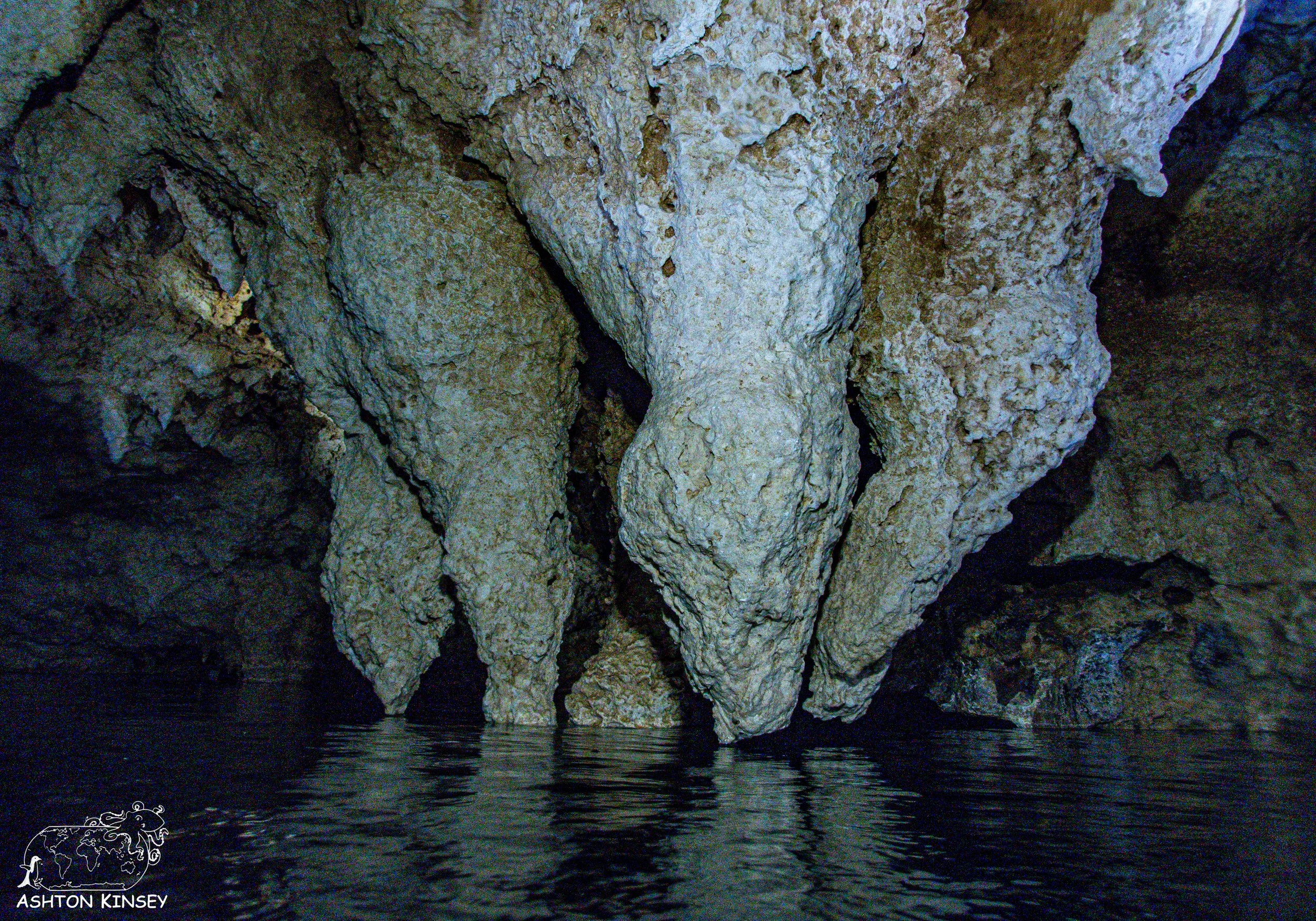 Chandelier Cave-10.jpg