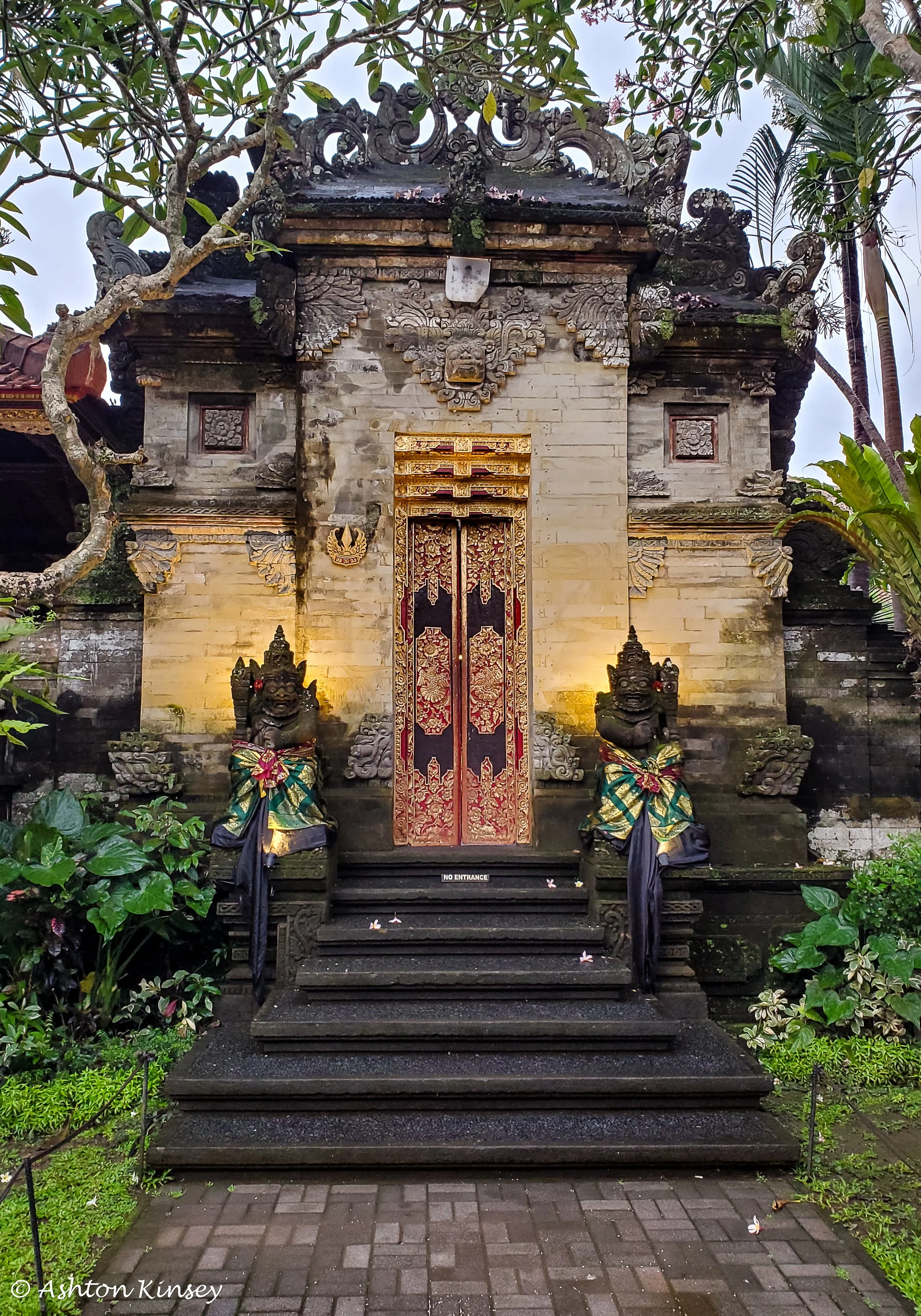 Puri Saren Agung-5.jpg