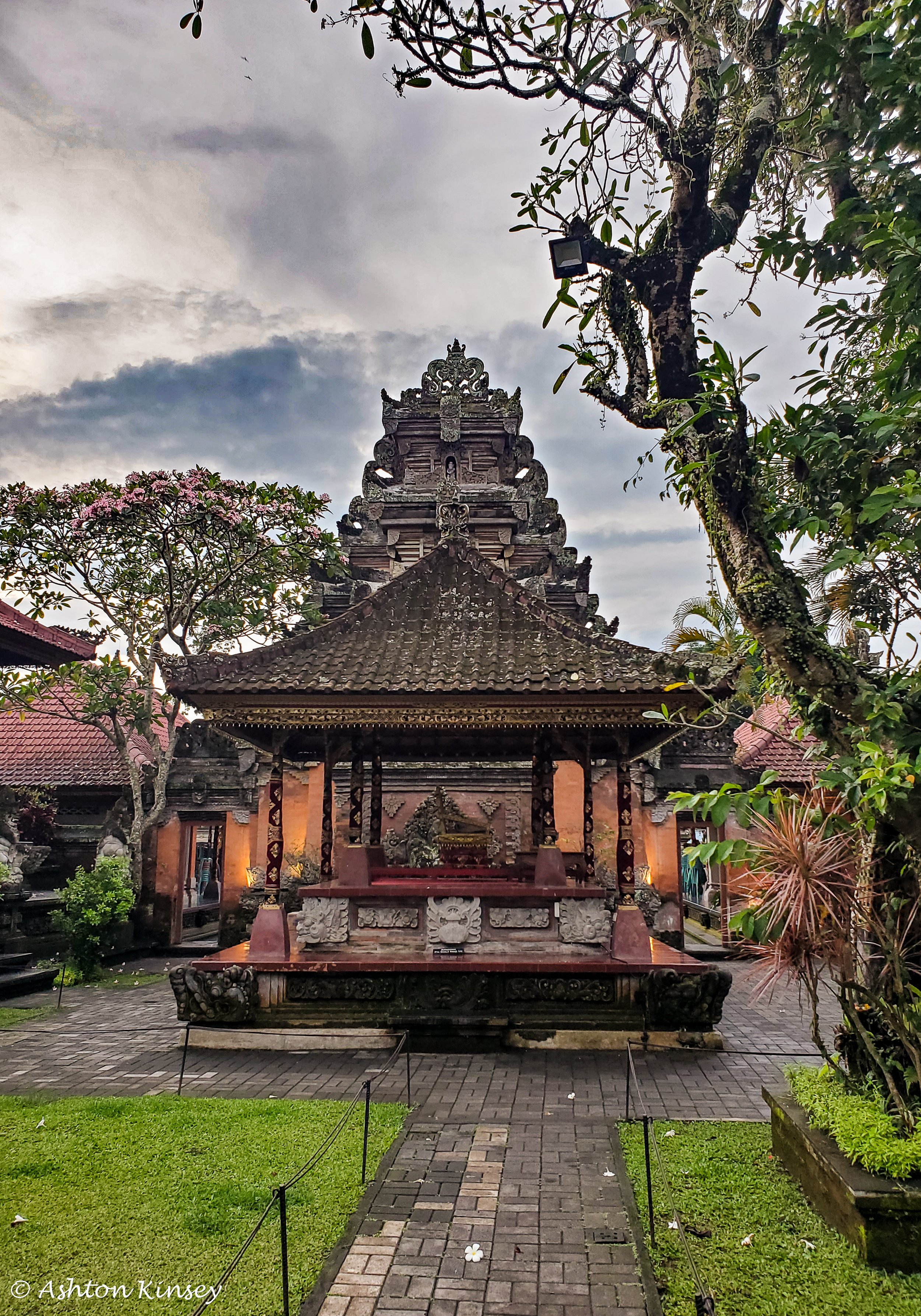 Puri Saren Agung-8.jpg