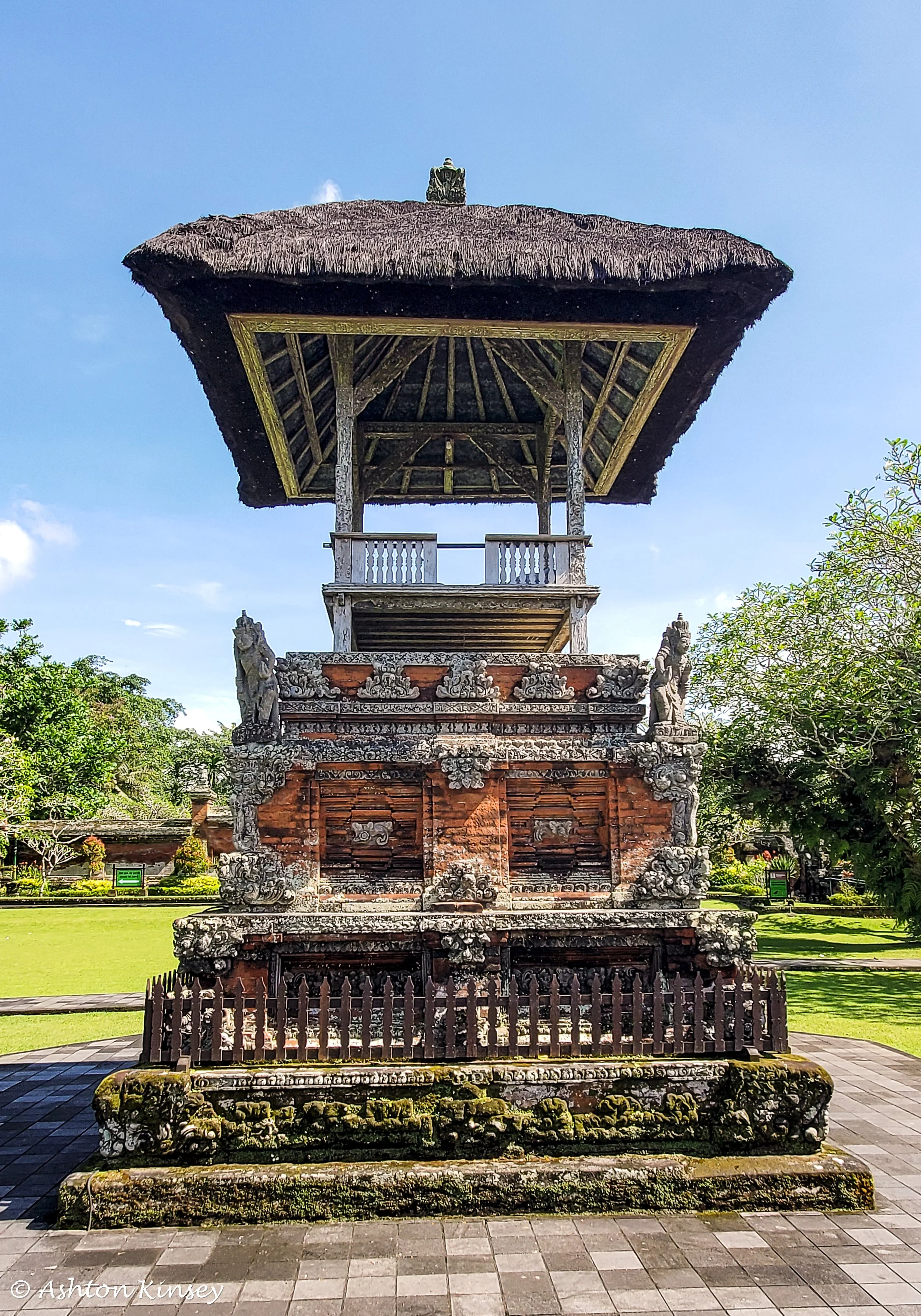 Tuman Ayun Temple-2.jpg